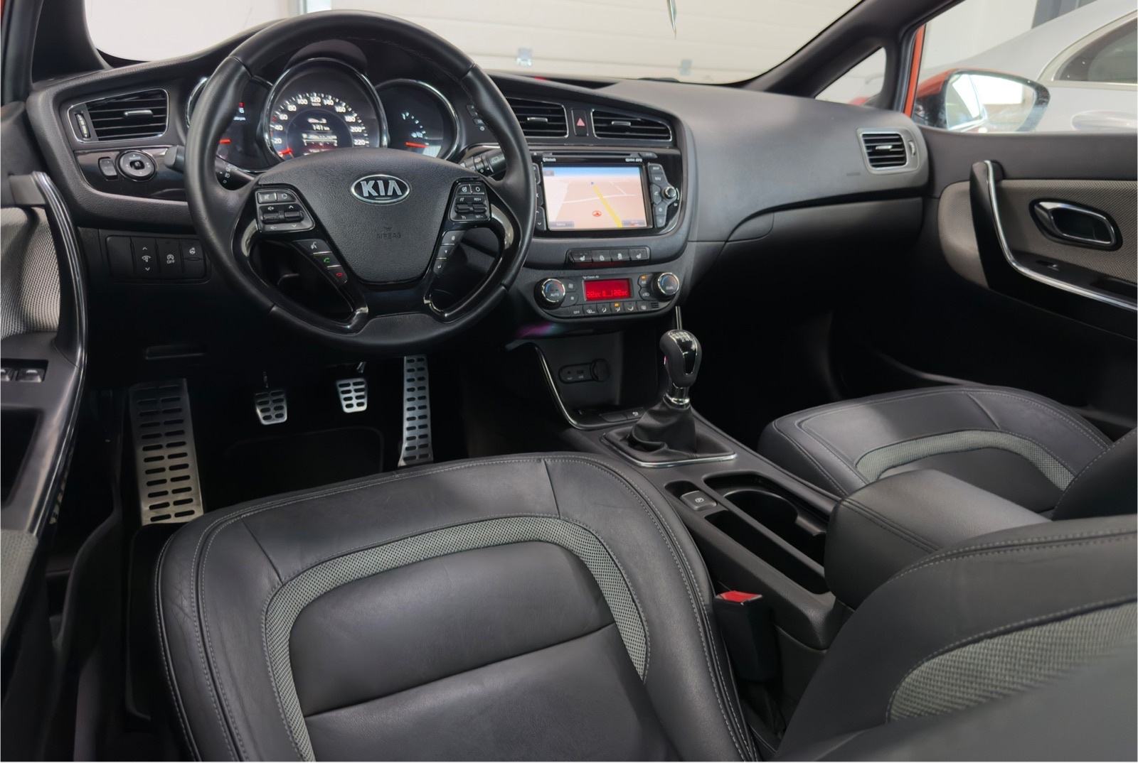Kia Pro ceed 1,6 CRDi Platinum | NAVI | Kamera | PDC | TOP stanje!, fotografija 10