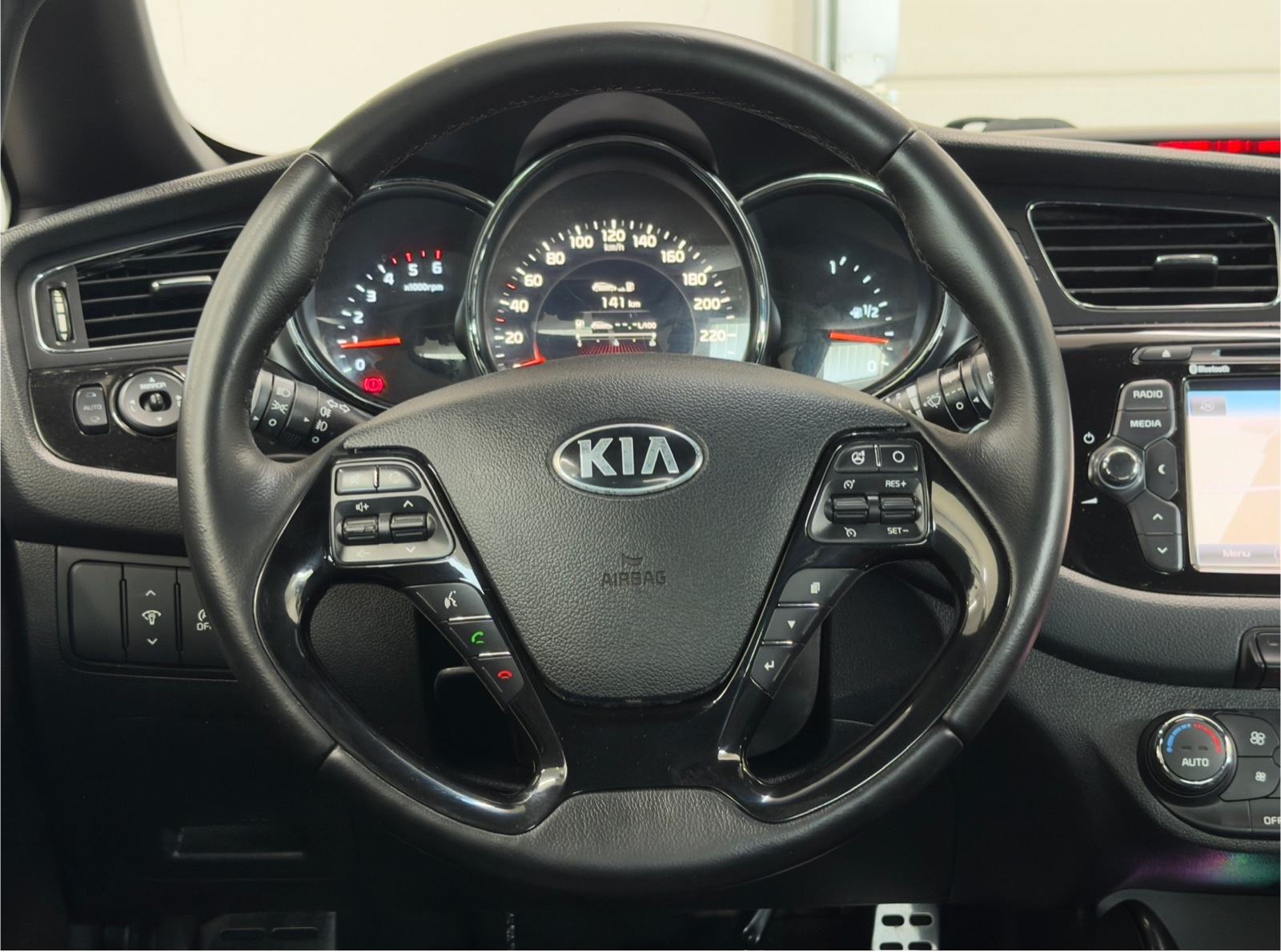 Kia Pro ceed 1,6 CRDi Platinum | NAVI | Kamera | PDC | TOP stanje!, fotografija 12