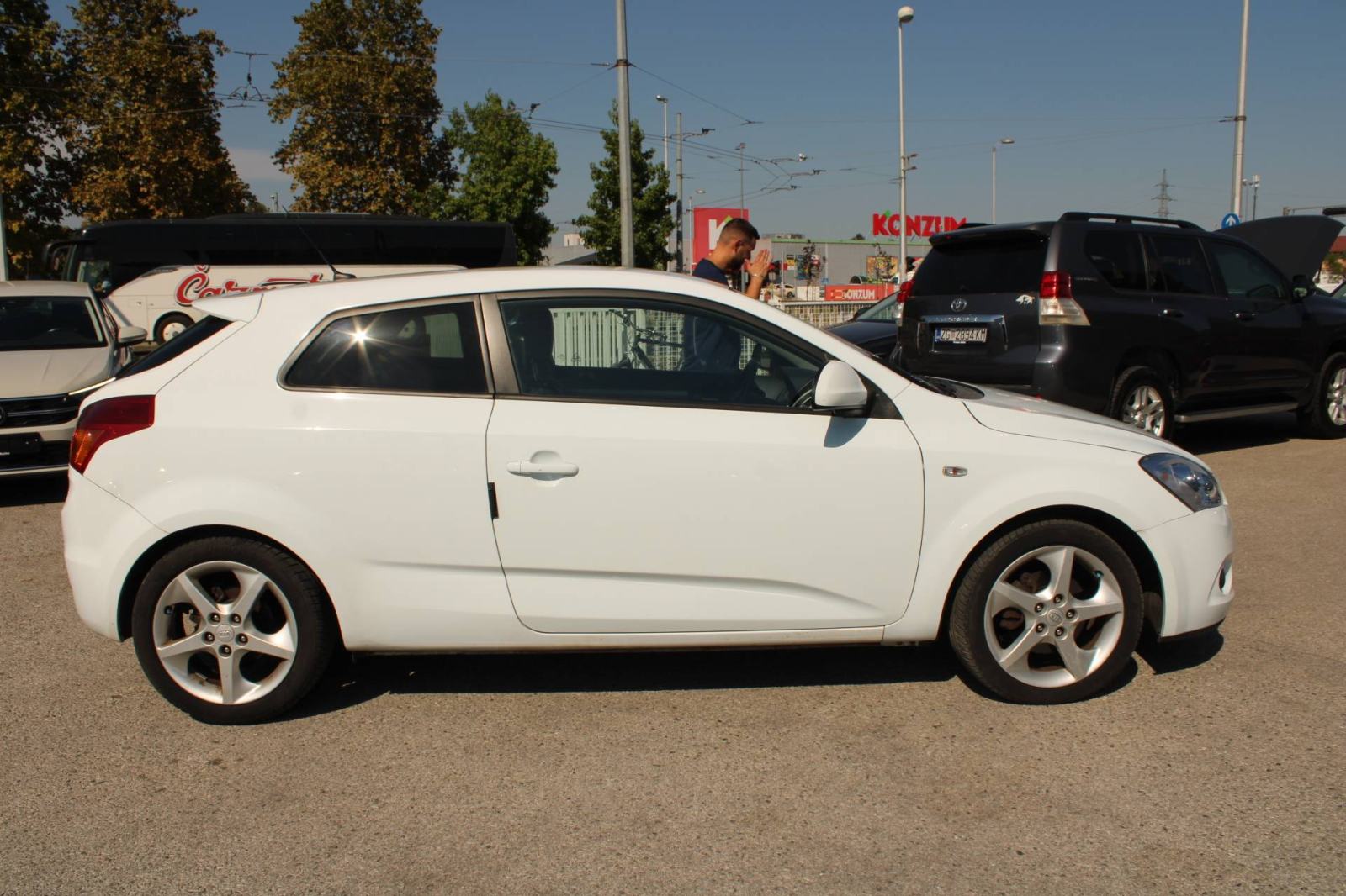 Kia Pro Ceed 1.6 CRDi, fotografija 4