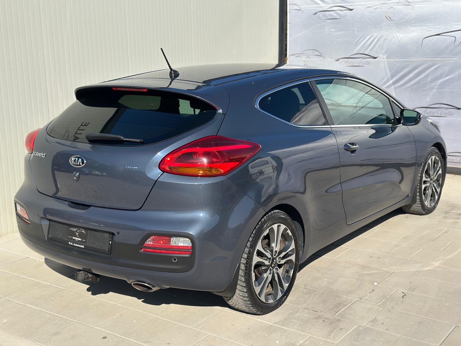 Kia Proceed 1,6 crdi PREMIUM 130ks *navigacija *full oprema *6 brzina, fotografija 3