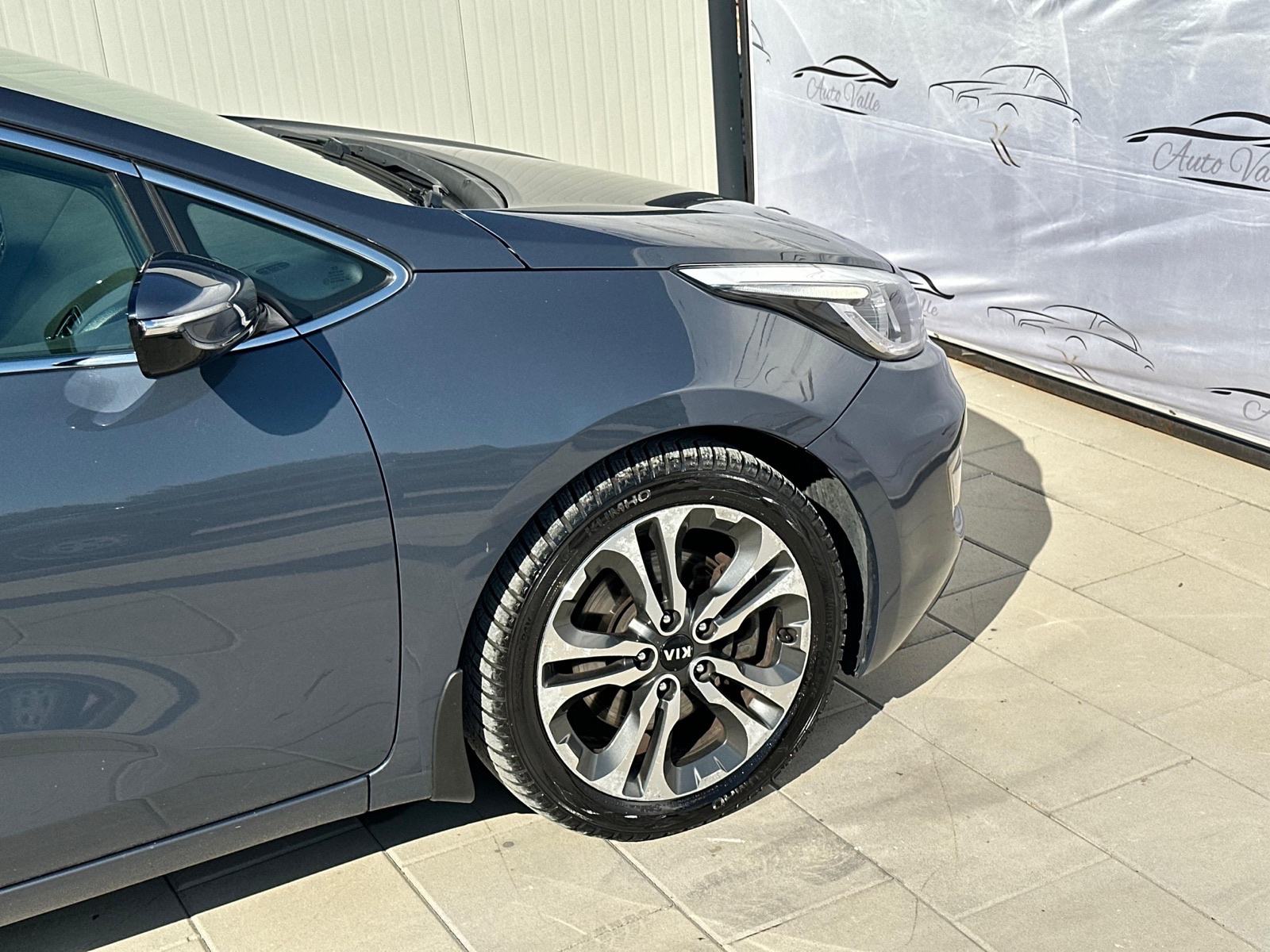 Kia Proceed 1,6 crdi PREMIUM 130ks *navigacija *full oprema *6 brzina, fotografija 15