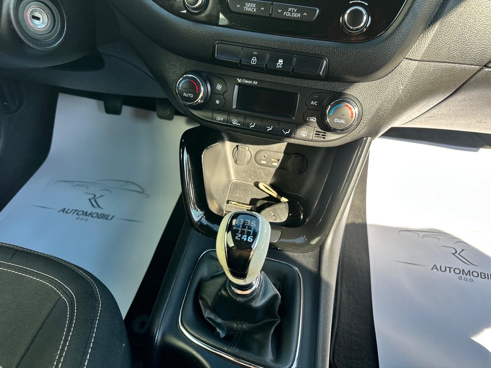 Kia Proceed 1,6 crdi PREMIUM 130ks *navigacija *full oprema *6 brzina, fotografija 12
