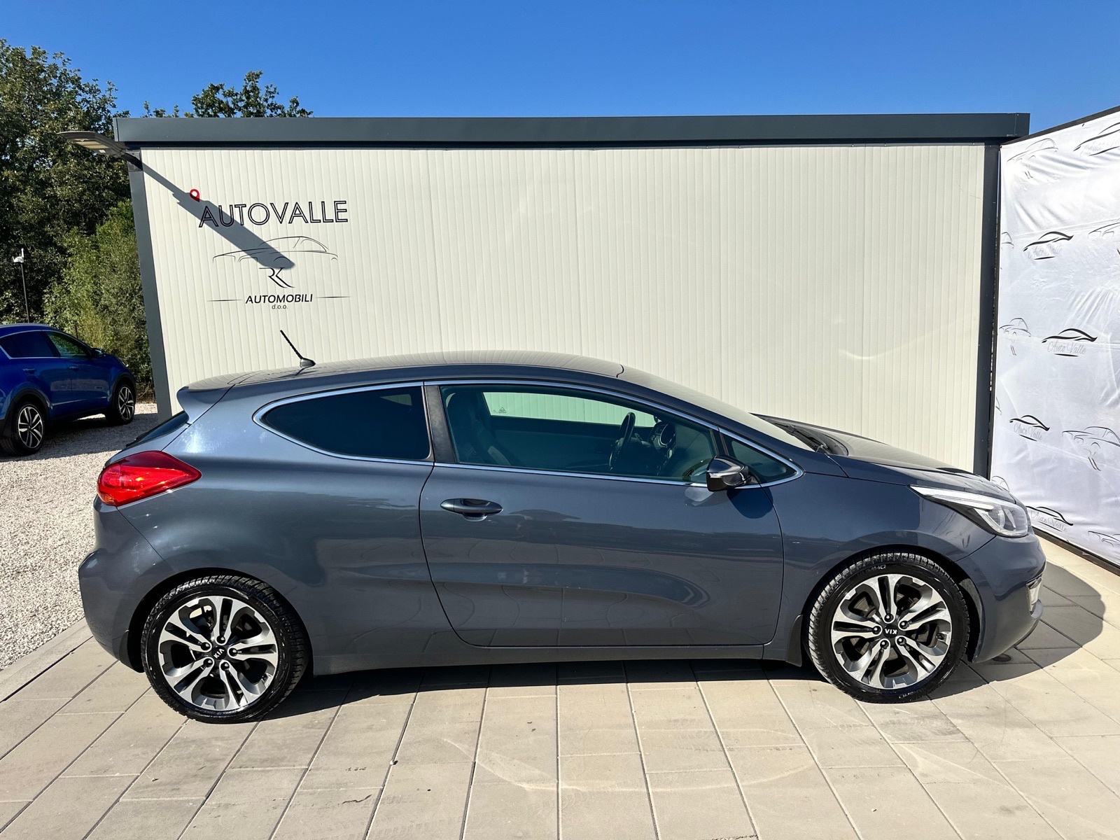 Kia Proceed 1,6 crdi PREMIUM 130ks *navigacija *full oprema *6 brzina, fotografija 14