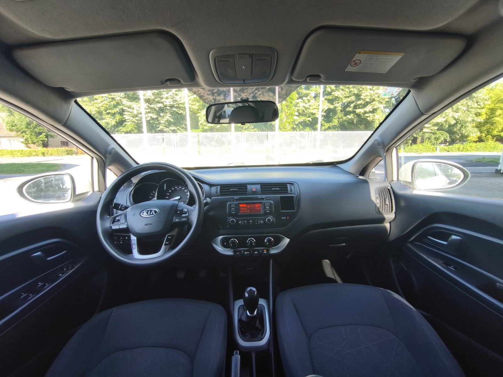 Kia Rio 1,1 CRDi 6 BRZINA PARK SENZORI TEMPOMAT BLUETOOTH LED, fotografija 15