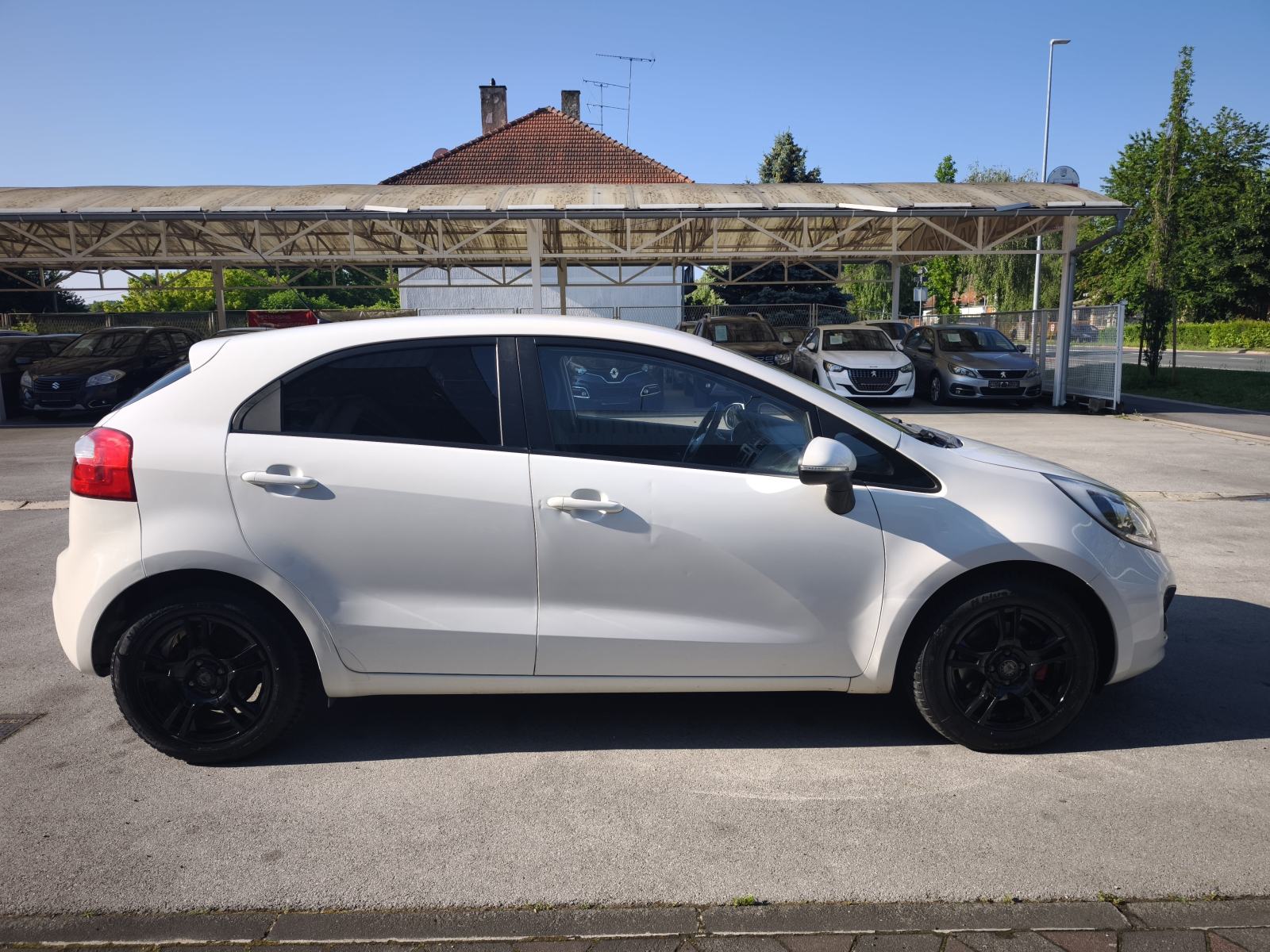 Kia Rio 1,1 CRDi 6 BRZINA PARK SENZORI TEMPOMAT BLUETOOTH LED, fotografija 13