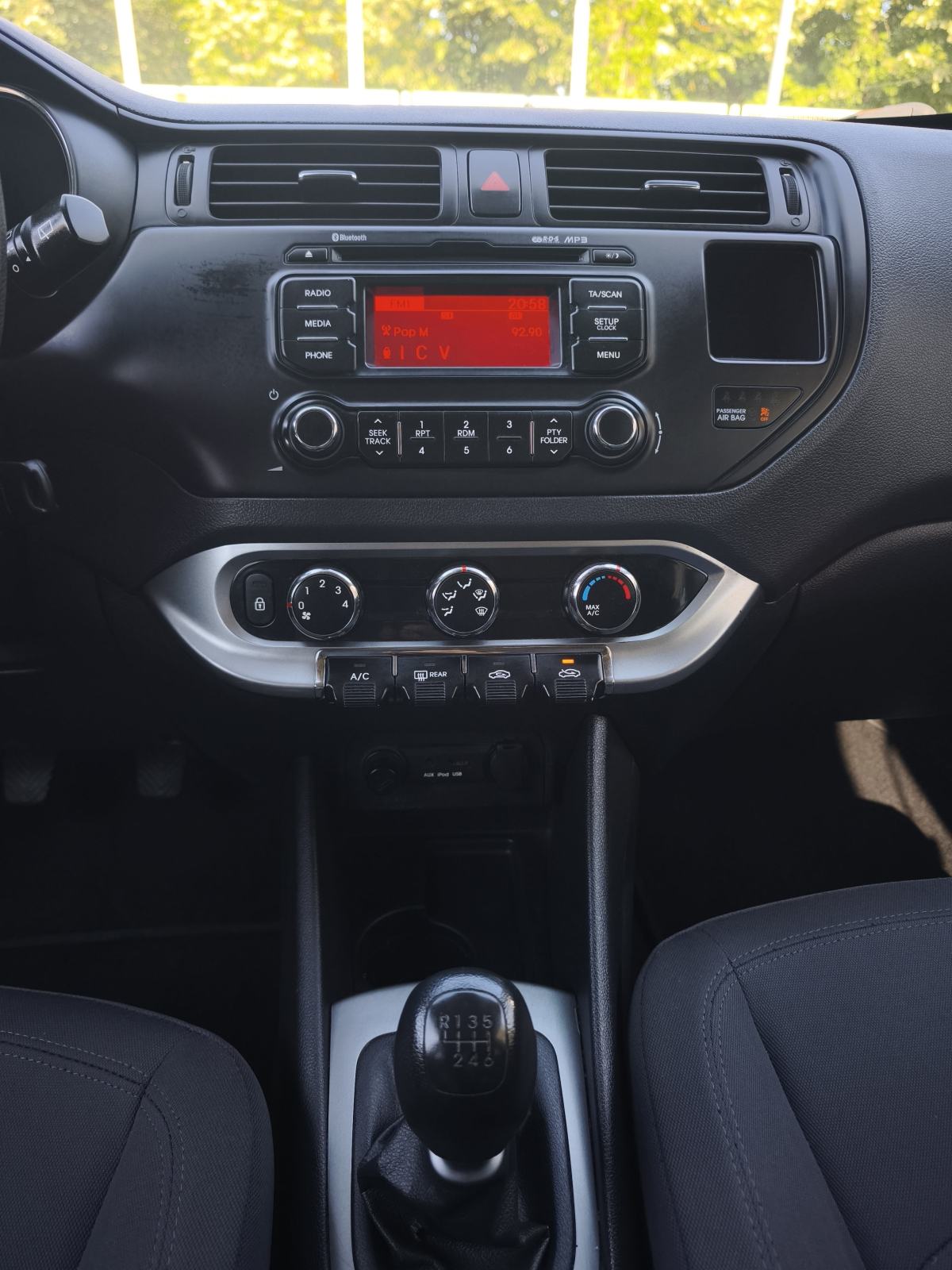 Kia Rio 1,1 CRDi 6 BRZINA PARK SENZORI TEMPOMAT BLUETOOTH LED, fotografija 20