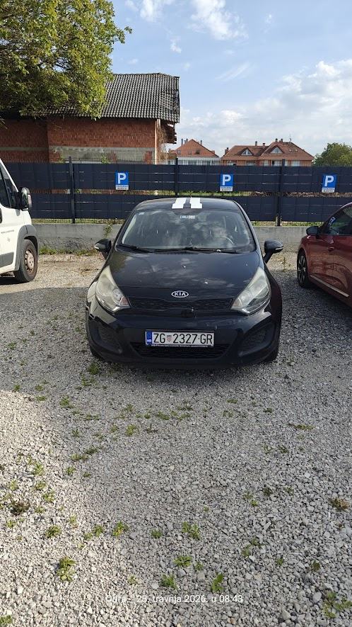 Kia Rio 1,1 CRDi EX ,upravo registriran ,kvar motora, pogled izvana - slika 1