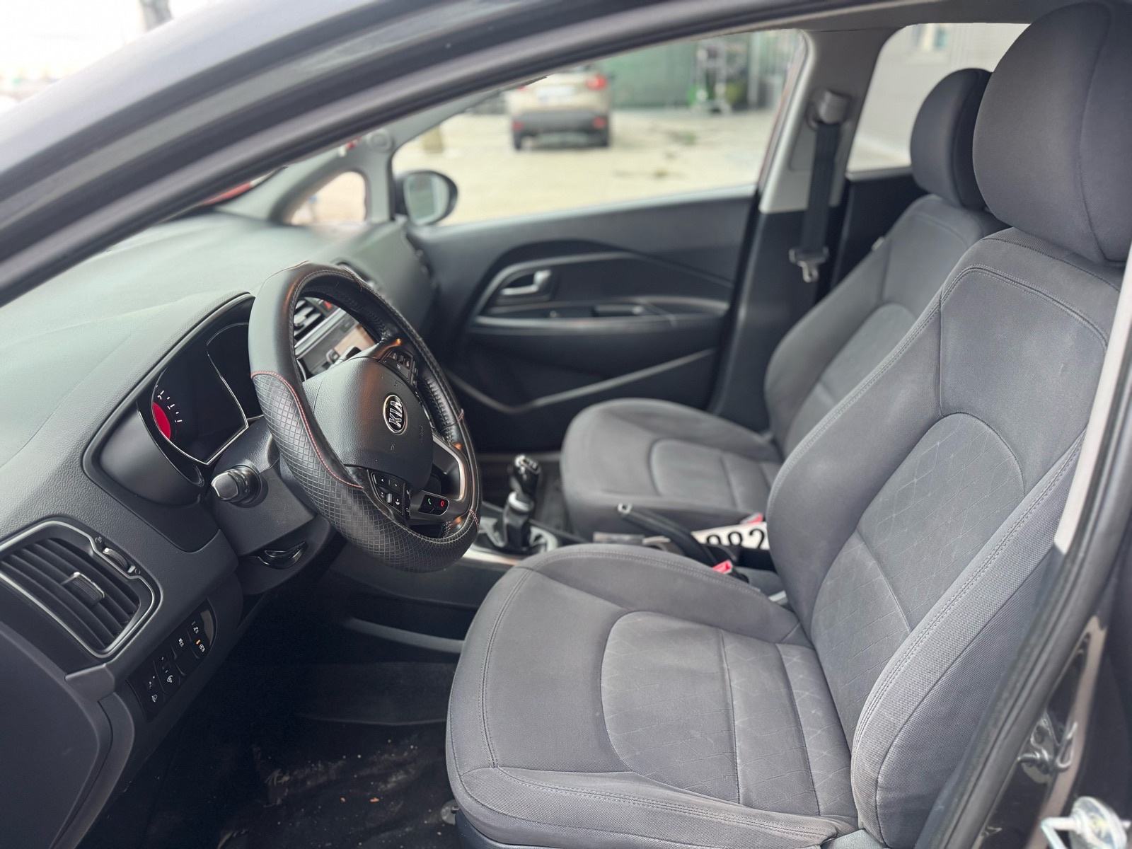 Kia Rio 1.1 CRDI reg 7 2027 full oprema mala potrosnja, pogled izvana - slika 3