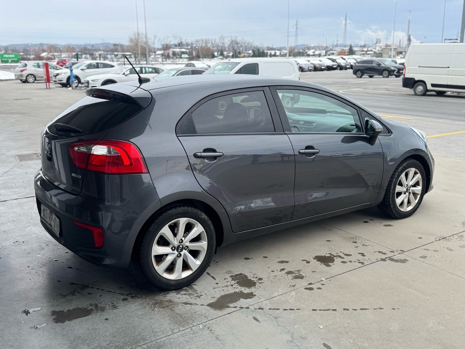 Kia Rio 1.1 CRDI reg 7 2027 full oprema mala potrosnja, pogled izvana - slika 4