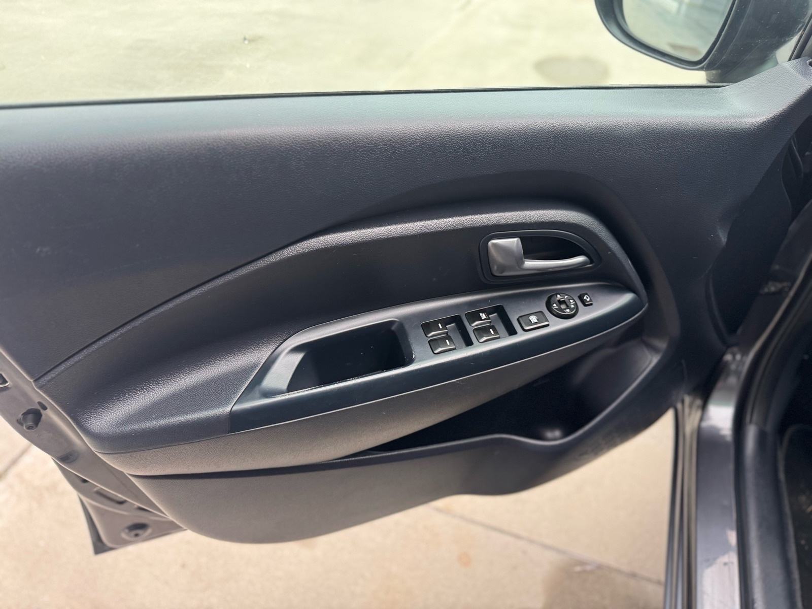 Kia Rio 1.1 CRDI reg 7 2027 full oprema mala potrosnja, pogled izvana - slika 5