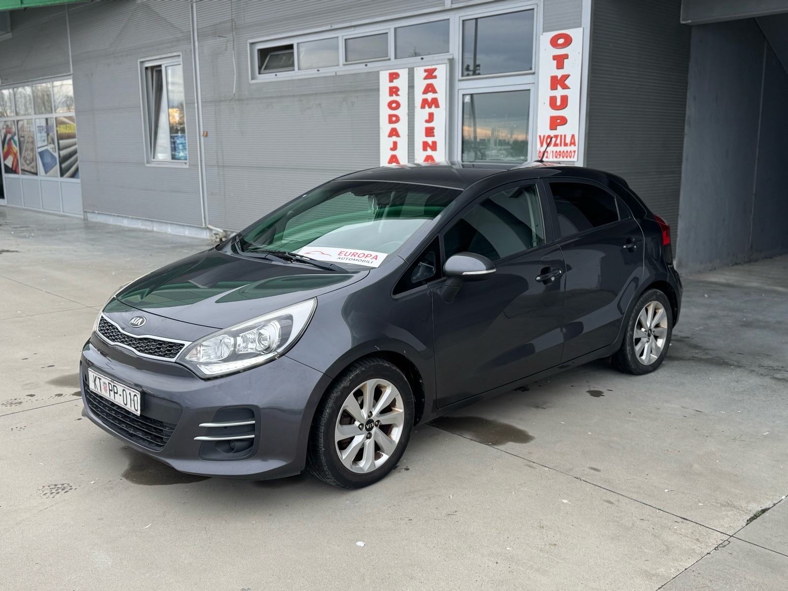 Kia Rio 1.1 CRDI reg 7 2027 full oprema mala potrosnja, fotografija 10