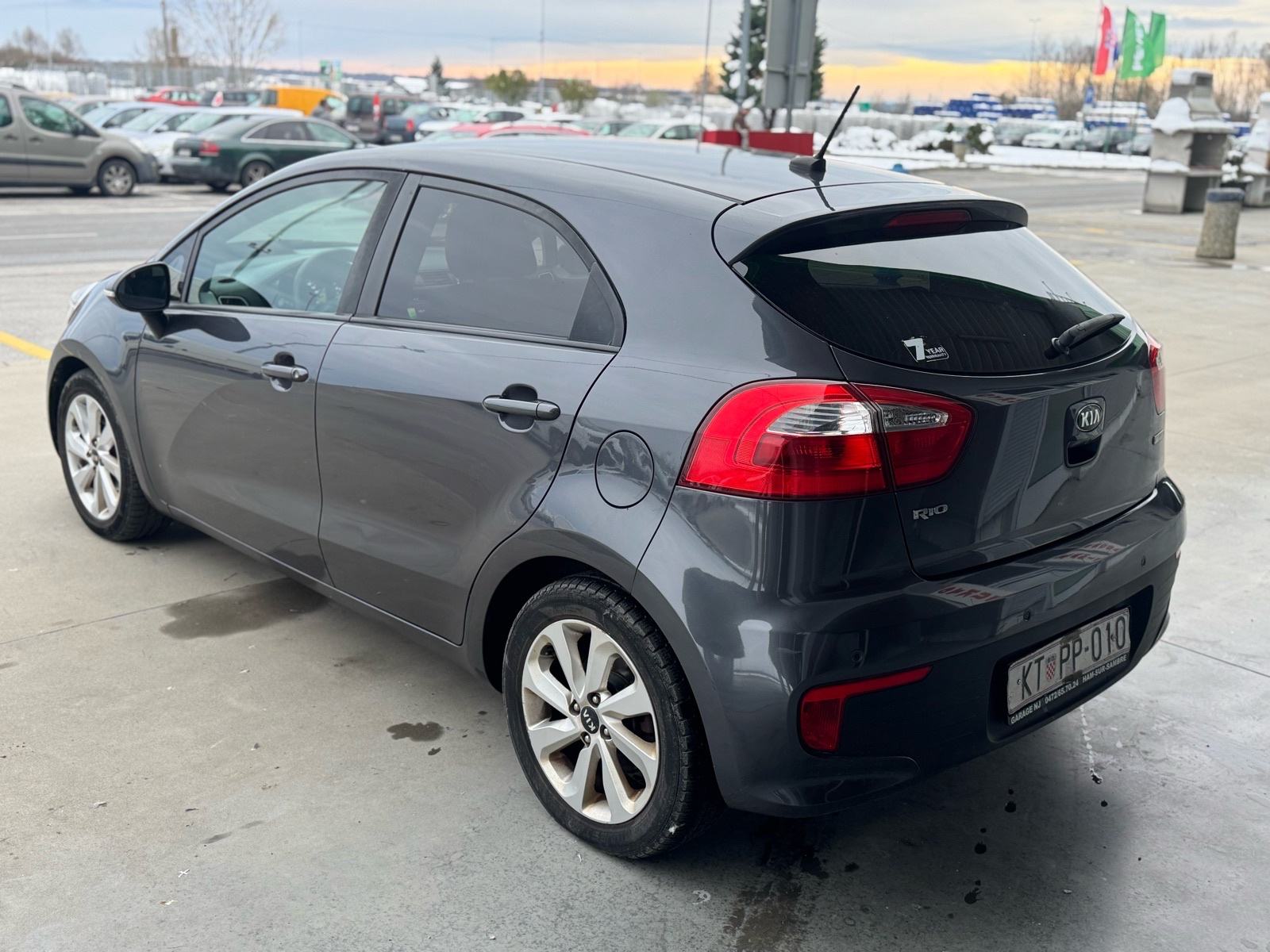 Kia Rio 1.1 CRDI reg 7 2027 full oprema mala potrosnja, fotografija 12