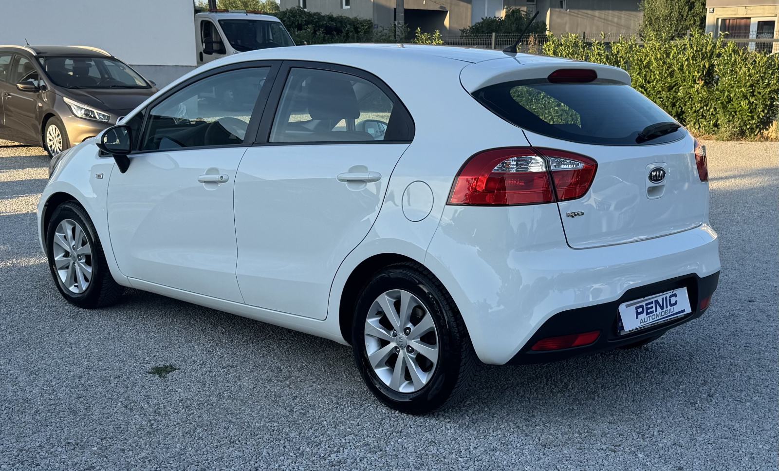 Kia Rio 1,2 Benzinac = 146 000 km = Kupljen nov u HR, fotografija 4