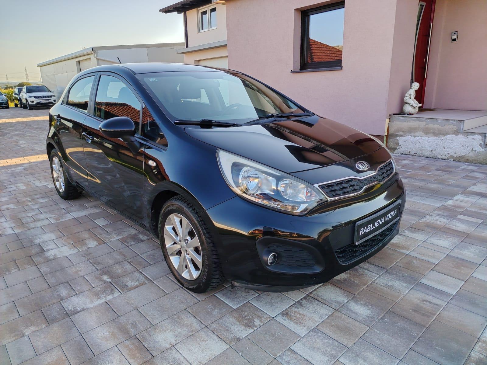 Kia Rio 1,2 EX **KLIMA-AUTOM** PARK-SENZORI **KREDIT-KARTICE, fotografija 3