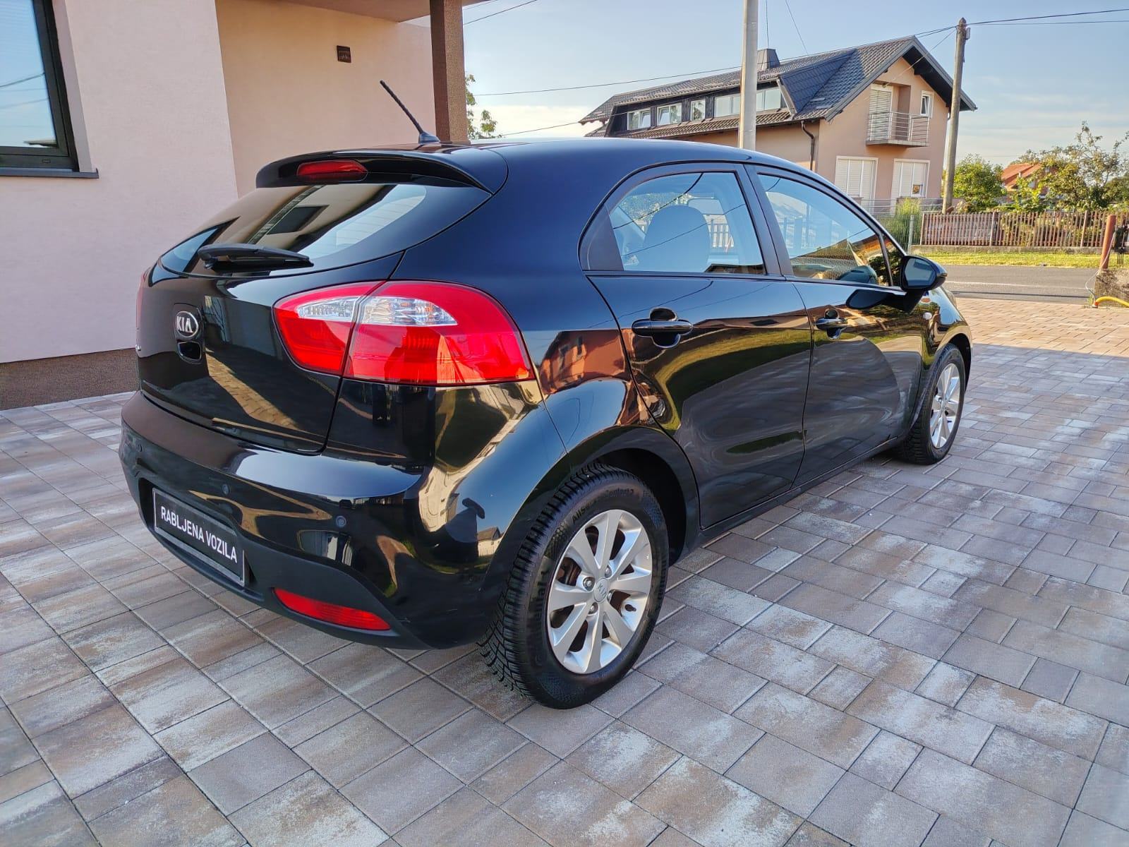 Kia Rio 1,2 EX **KLIMA-AUTOM** PARK-SENZORI **KREDIT-KARTICE, fotografija 5