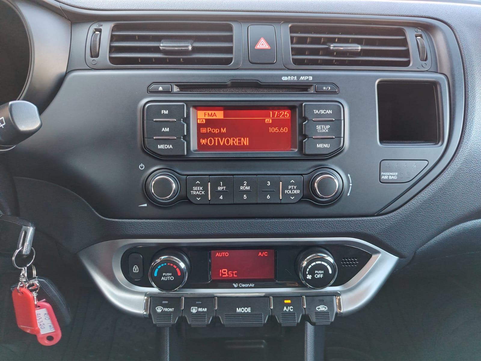 Kia Rio 1,2 EX **KLIMA-AUTOM** PARK-SENZORI **KREDIT-KARTICE, fotografija 17
