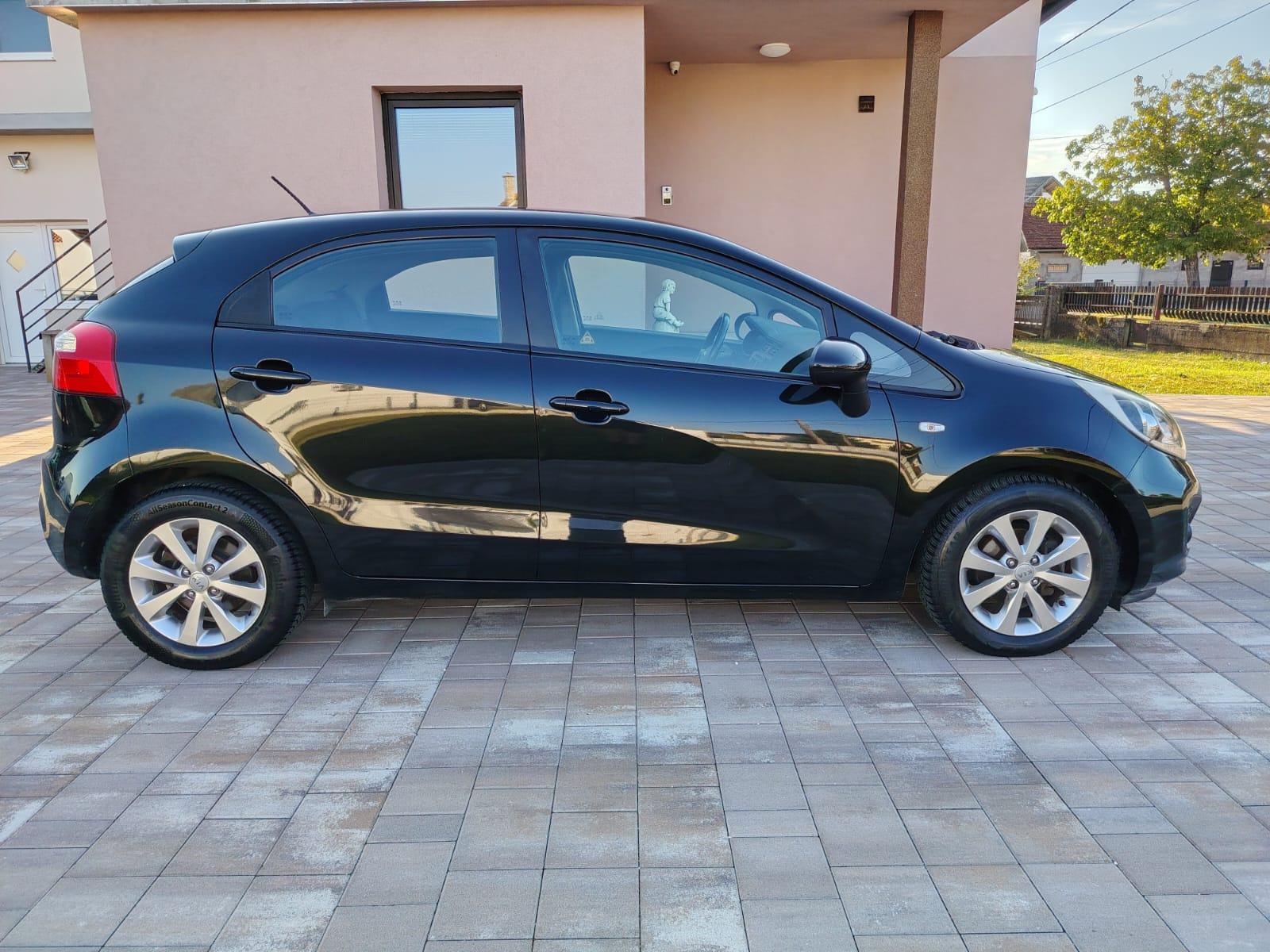 Kia Rio 1,2 EX **KLIMA-AUTOM** PARK-SENZORI **KREDIT-KARTICE, fotografija 4
