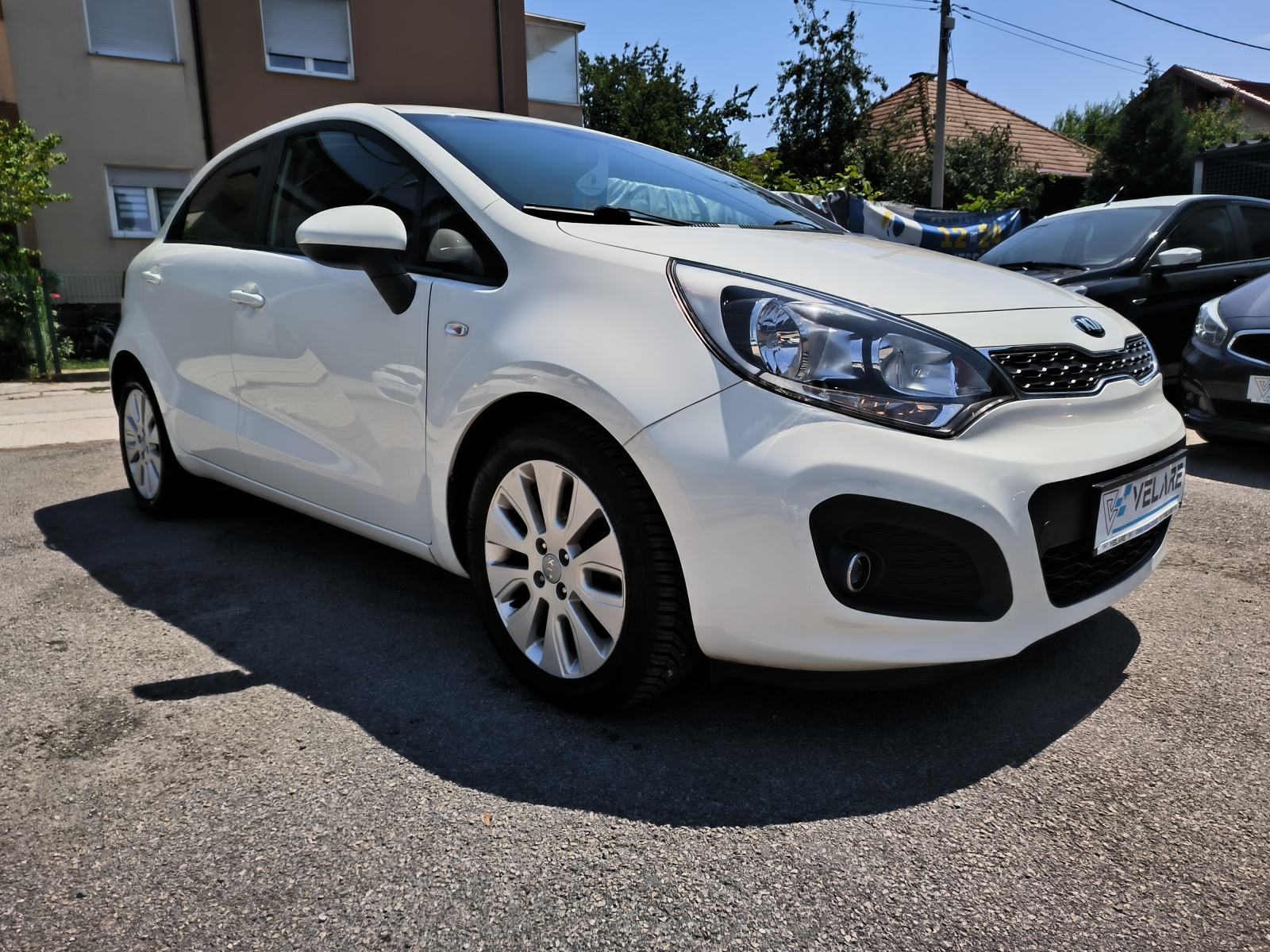 Kia Rio 1,2 FIFA CUP EDITION, SERVISNA, JAMSTVO, REG. 1 GODINU, pogled izvana - slika 2