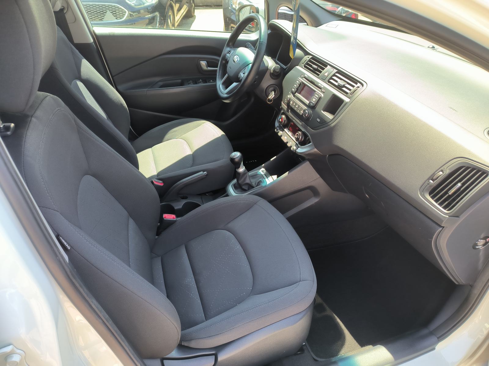 Kia Rio 1,2 FIFA CUP EDITION, SERVISNA, JAMSTVO, REG. 1 GODINU, fotografija 13