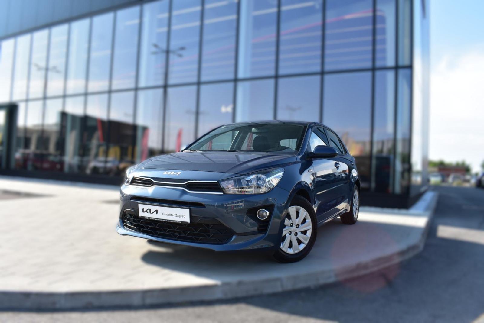 KIA Rio 1,2 GAS LX URBAN ISG M/T,UPRAVLJAČ S KOMANDAMA ZA RADIO , JAMS, pogled izvana