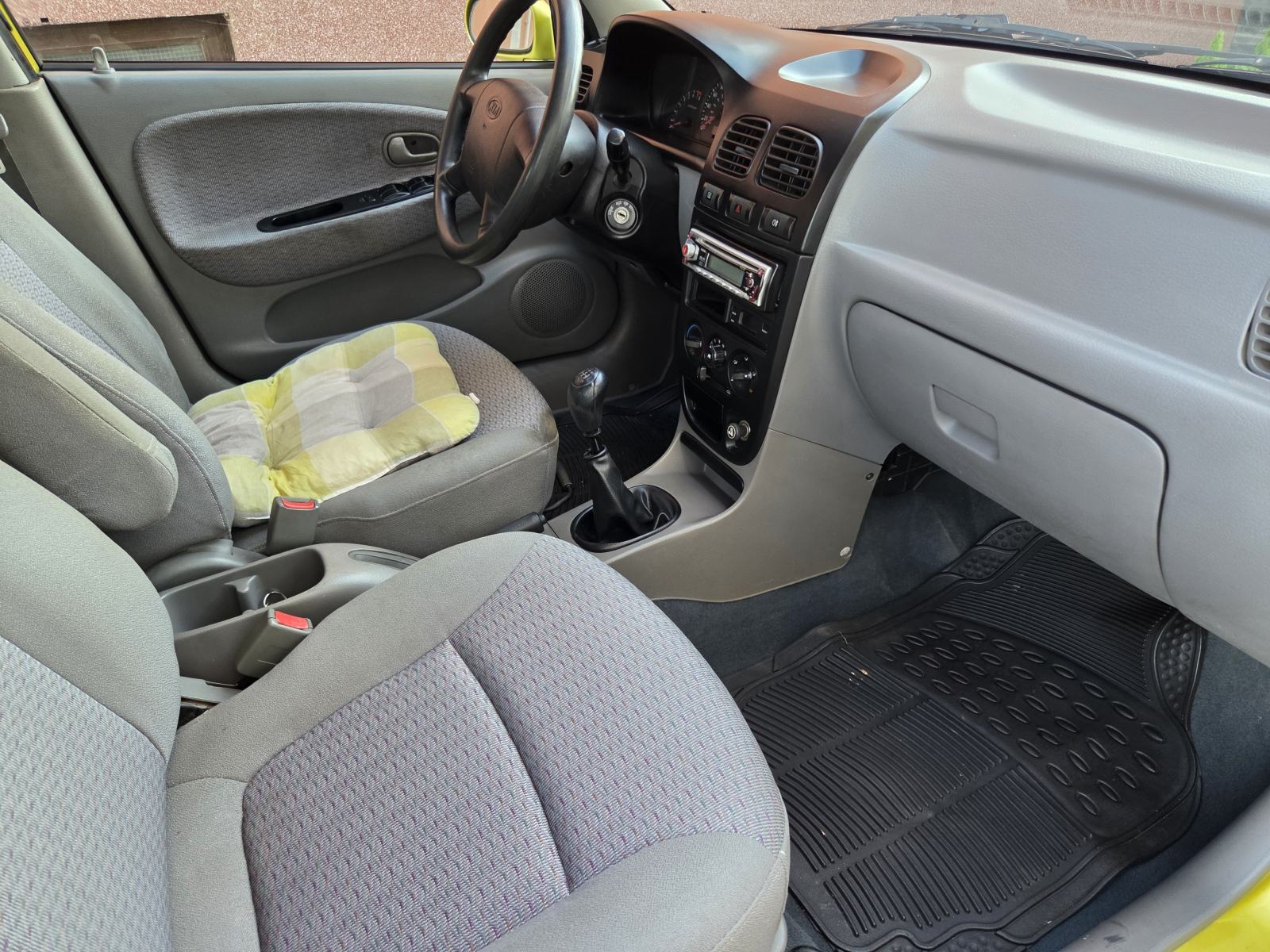 Kia Rio 1,3, fotografija 7