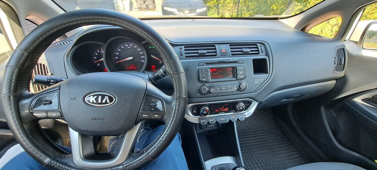 Kia Rio 1,4 CRDi EX, fotografija 12