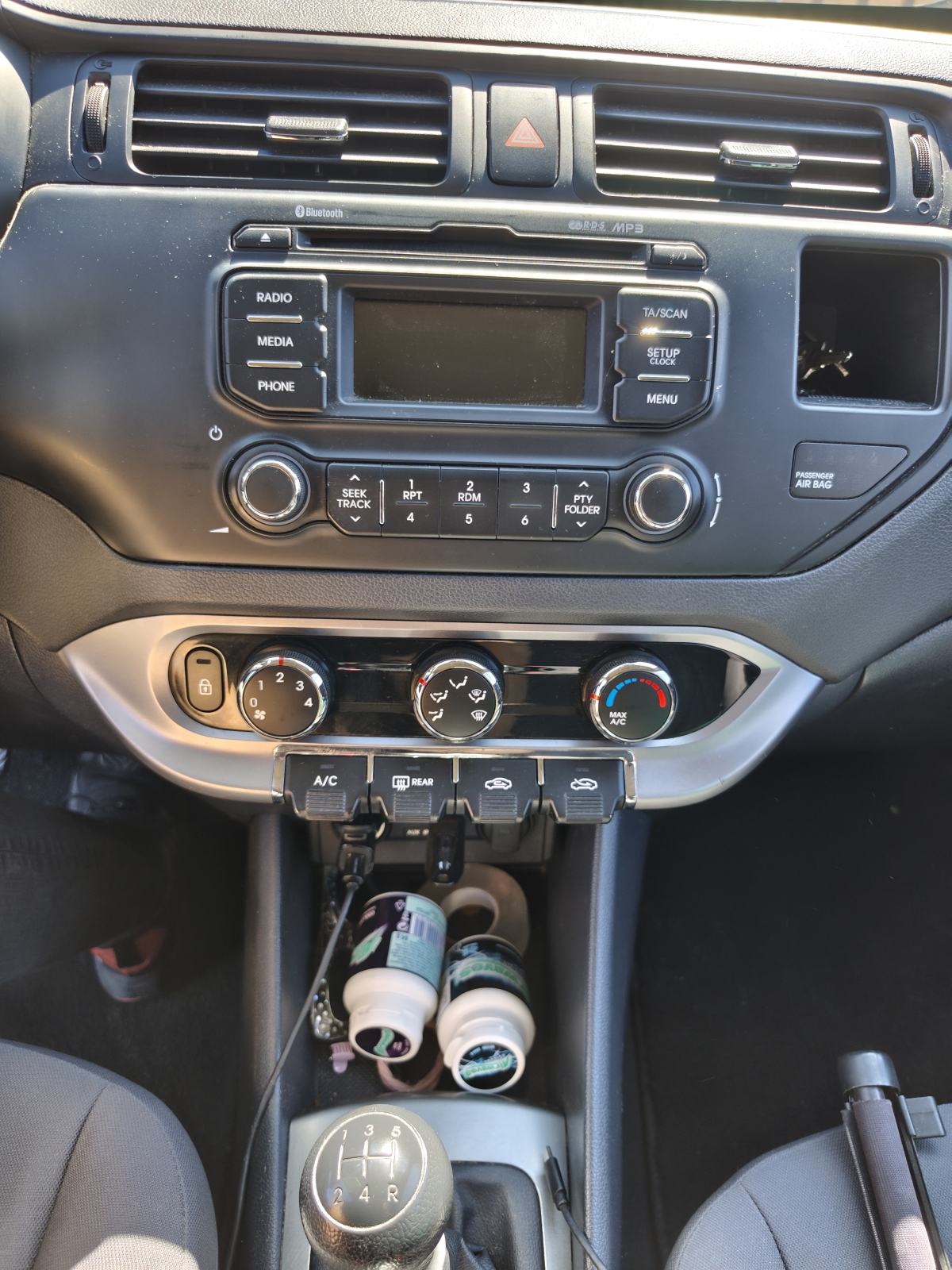 Kia Rio 1,2, reg.3/27, 180tis., fotografija 6