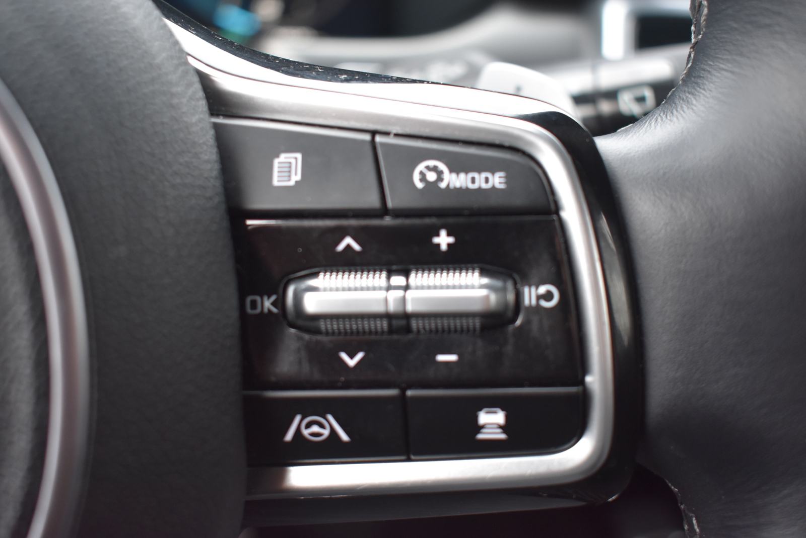 Kia Sorento 1,6 T-GDI HEV EX 7DCT MRV, fotografija 17