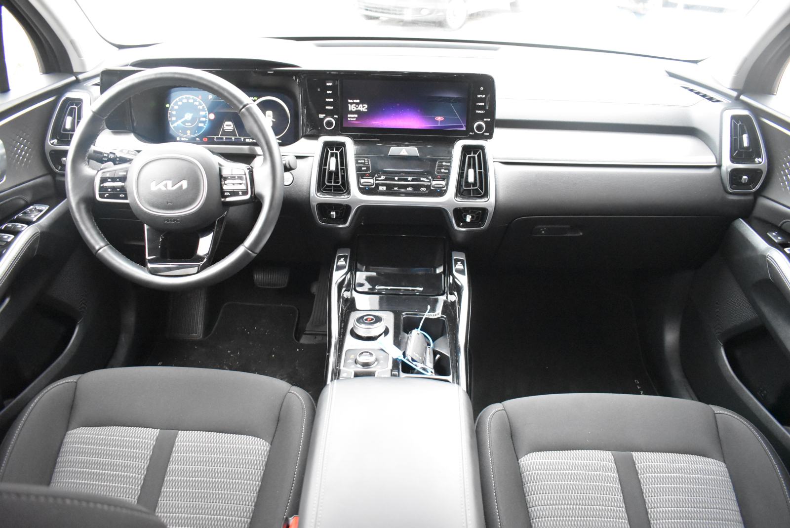 Kia Sorento 1,6 T-GDI HEV EX 7DCT MRV, fotografija 15