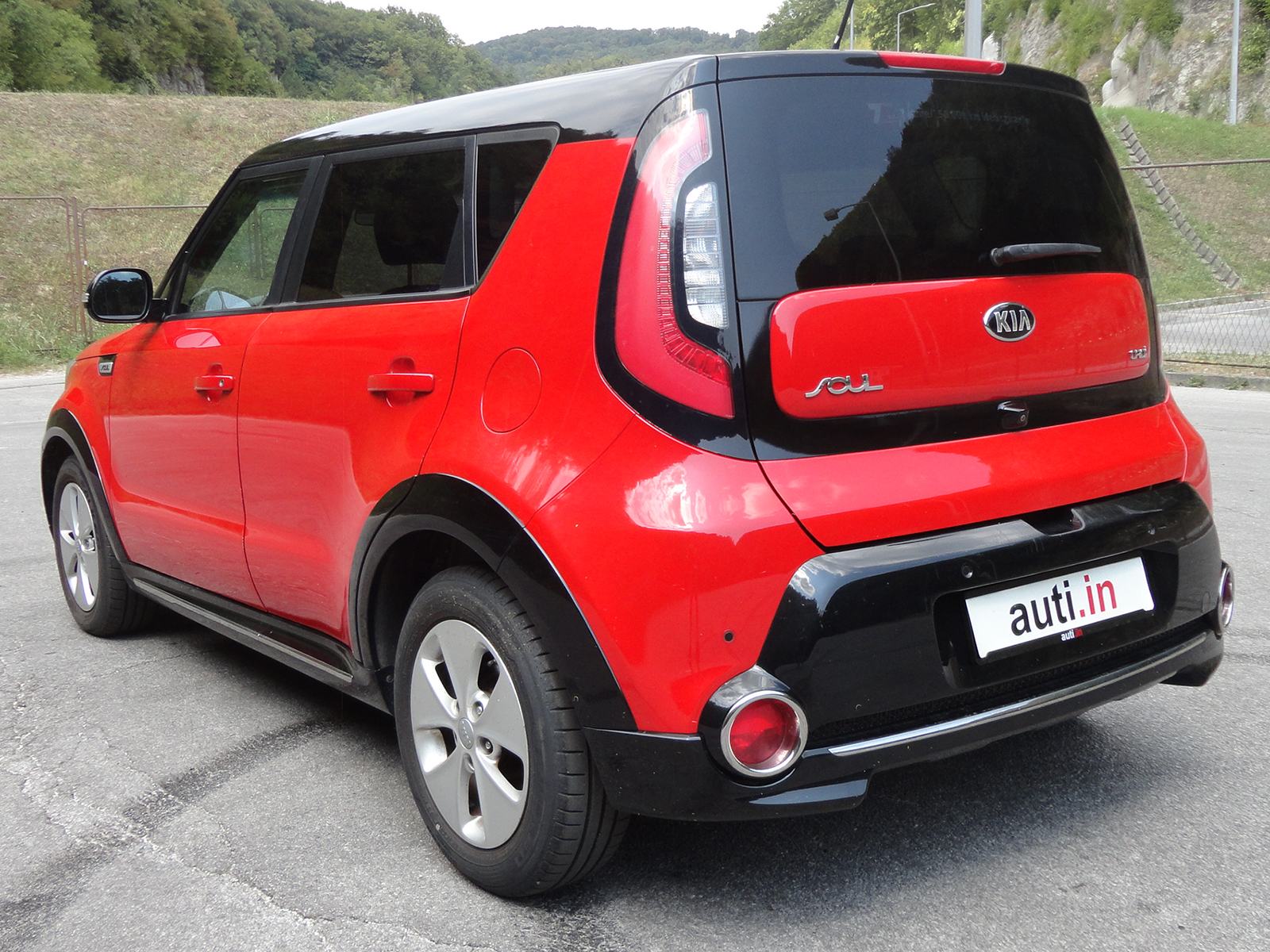 Kia Soul 1,6 CRDi 20 Jahre Edition Navi Alu Kamera Izvrsna, fotografija 7