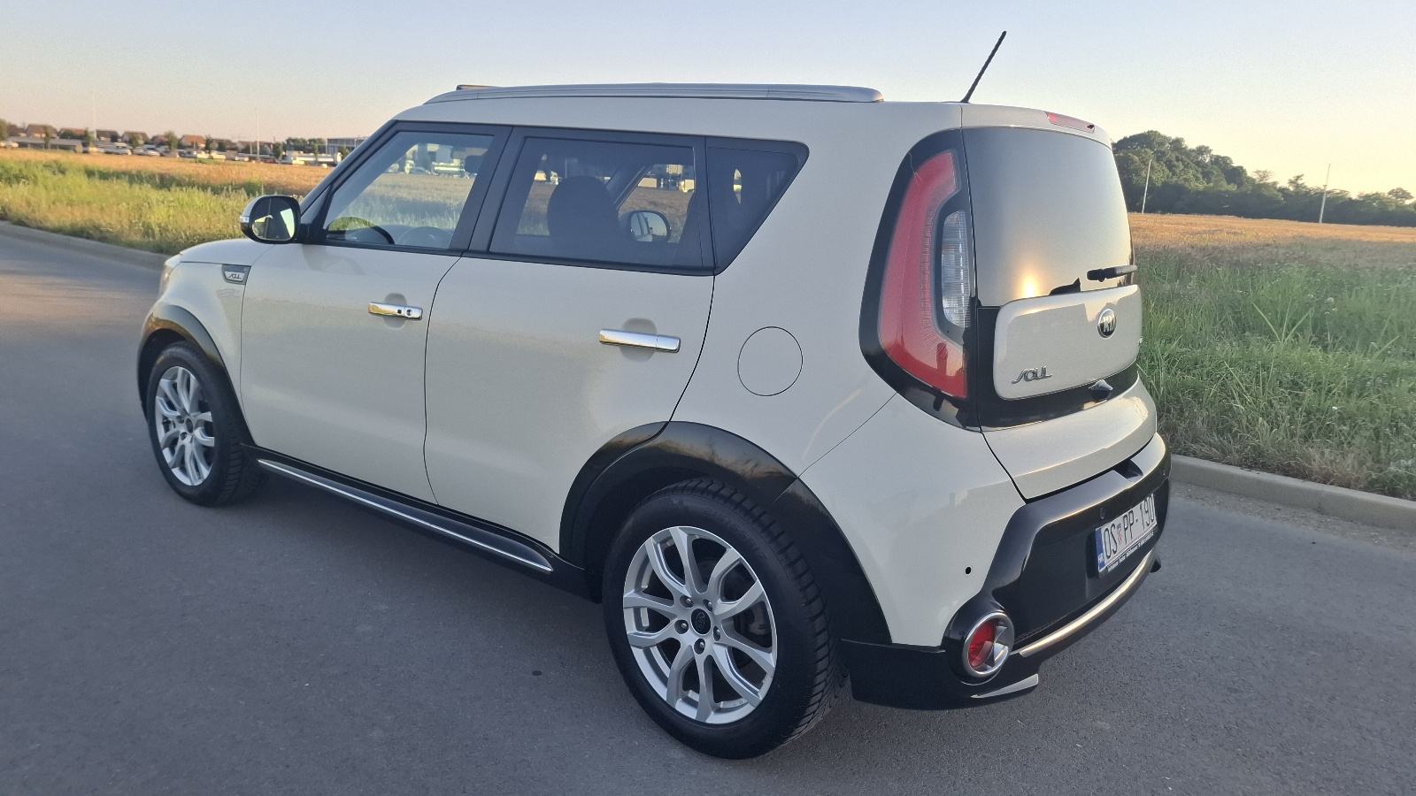 Kia Soul 1,6 CRDi PANORAMA**KAMERA**NAVIGACIJA, fotografija 10