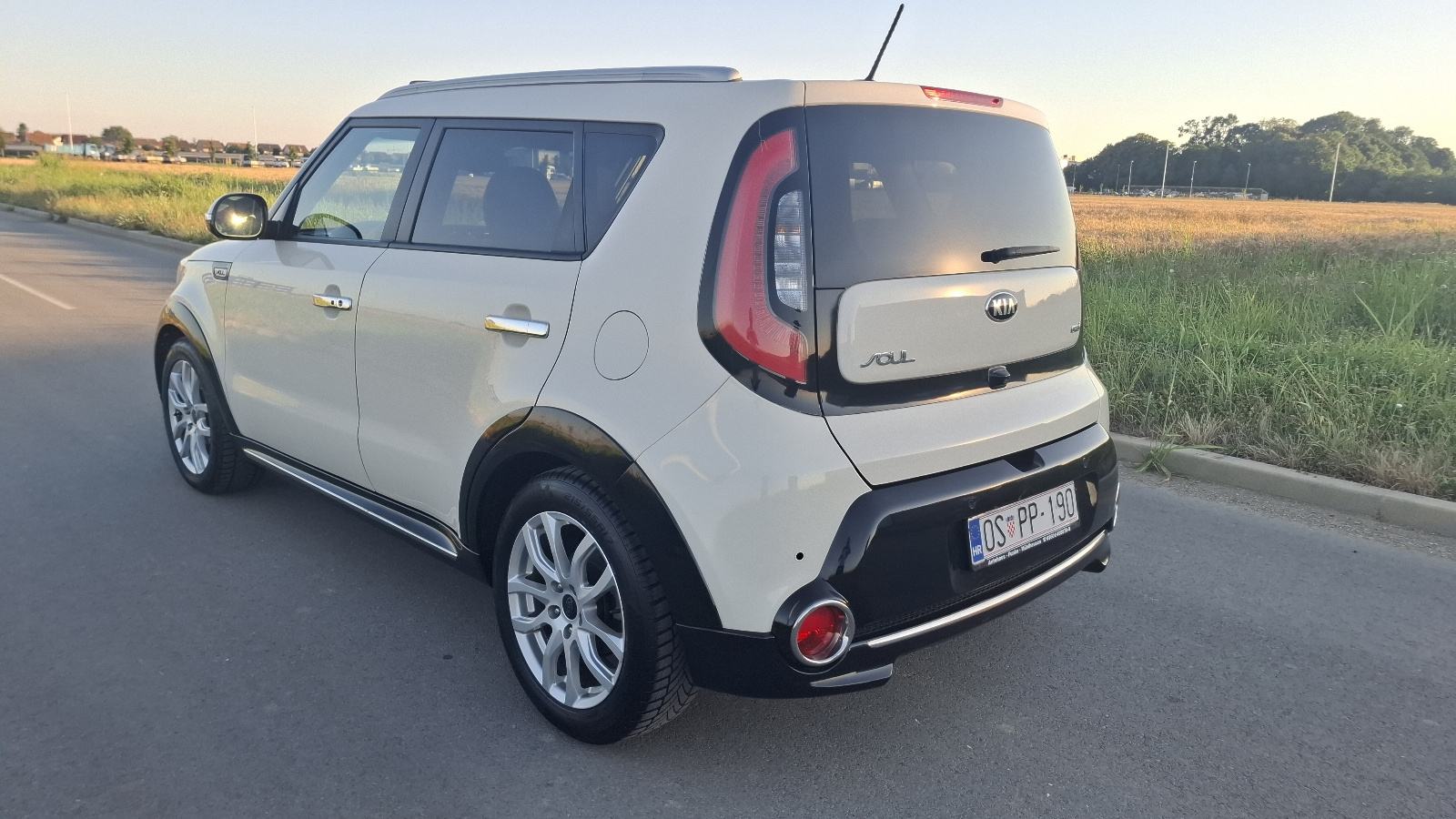 Kia Soul 1,6 CRDi PANORAMA**KAMERA**NAVIGACIJA, fotografija 4