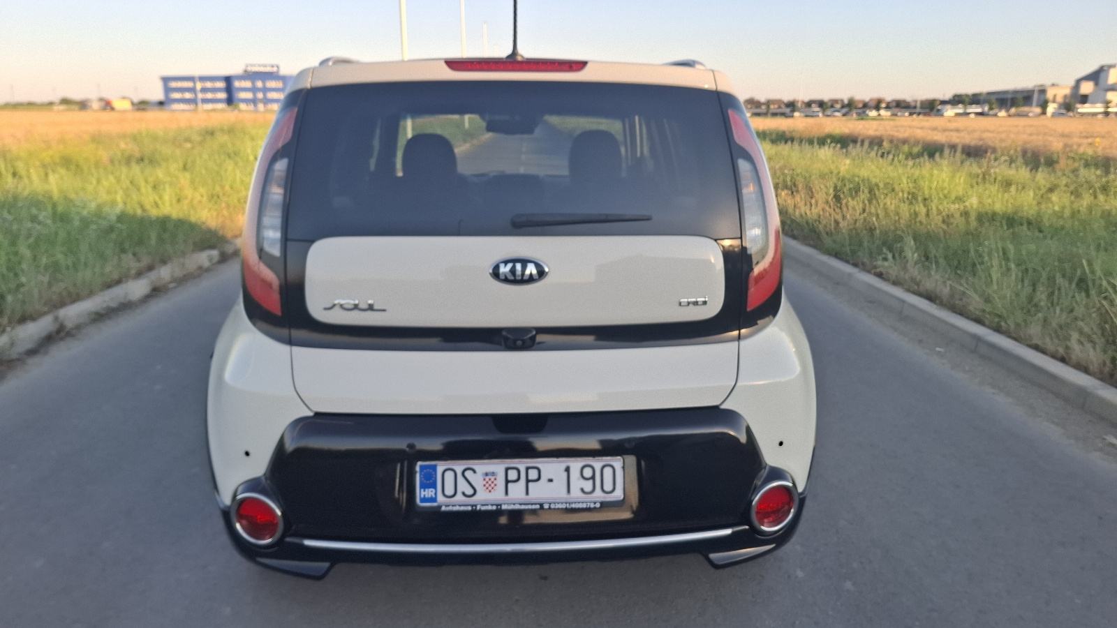 Kia Soul 1,6 CRDi PANORAMA**KAMERA**NAVIGACIJA, fotografija 6