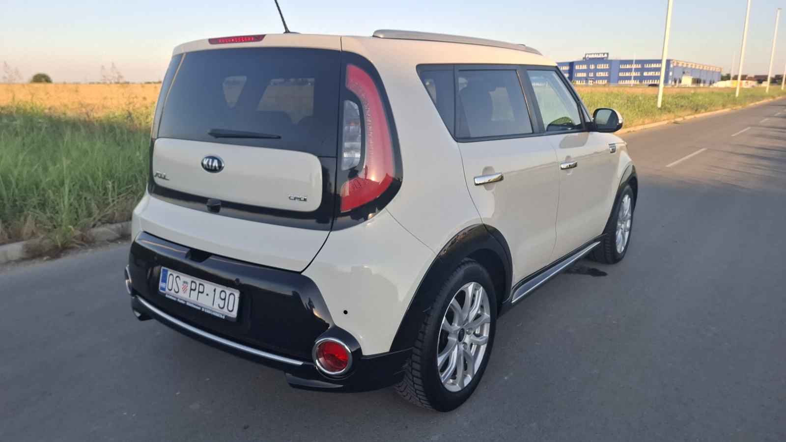 Kia Soul 1,6 CRDi PANORAMA**KAMERA**NAVIGACIJA, fotografija 5