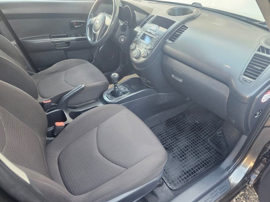 Kia Soul 1,6 CRDi, fotografija 6