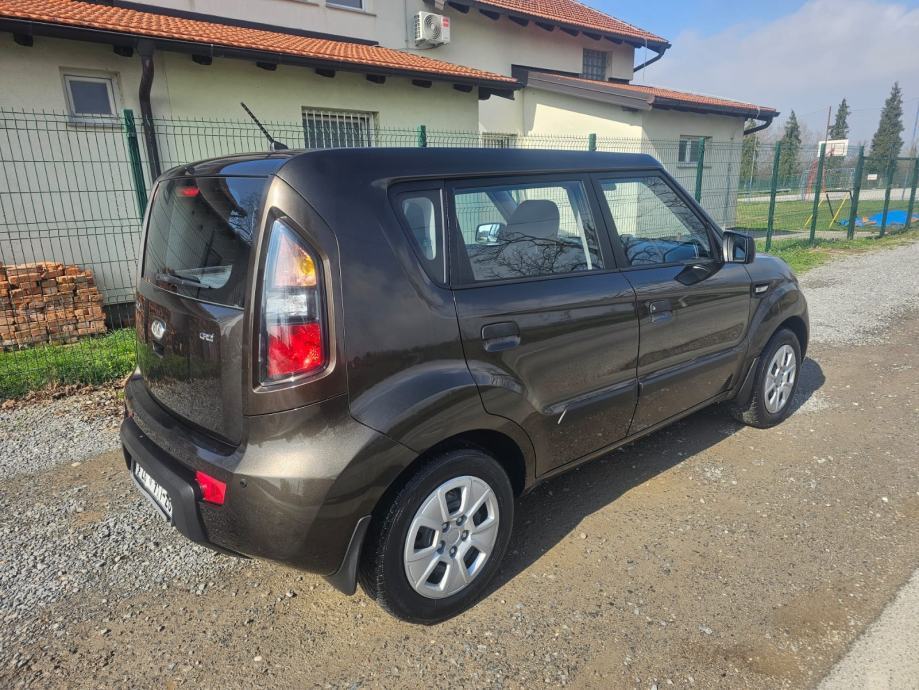 Kia Soul 1,6 CRDi, fotografija 13