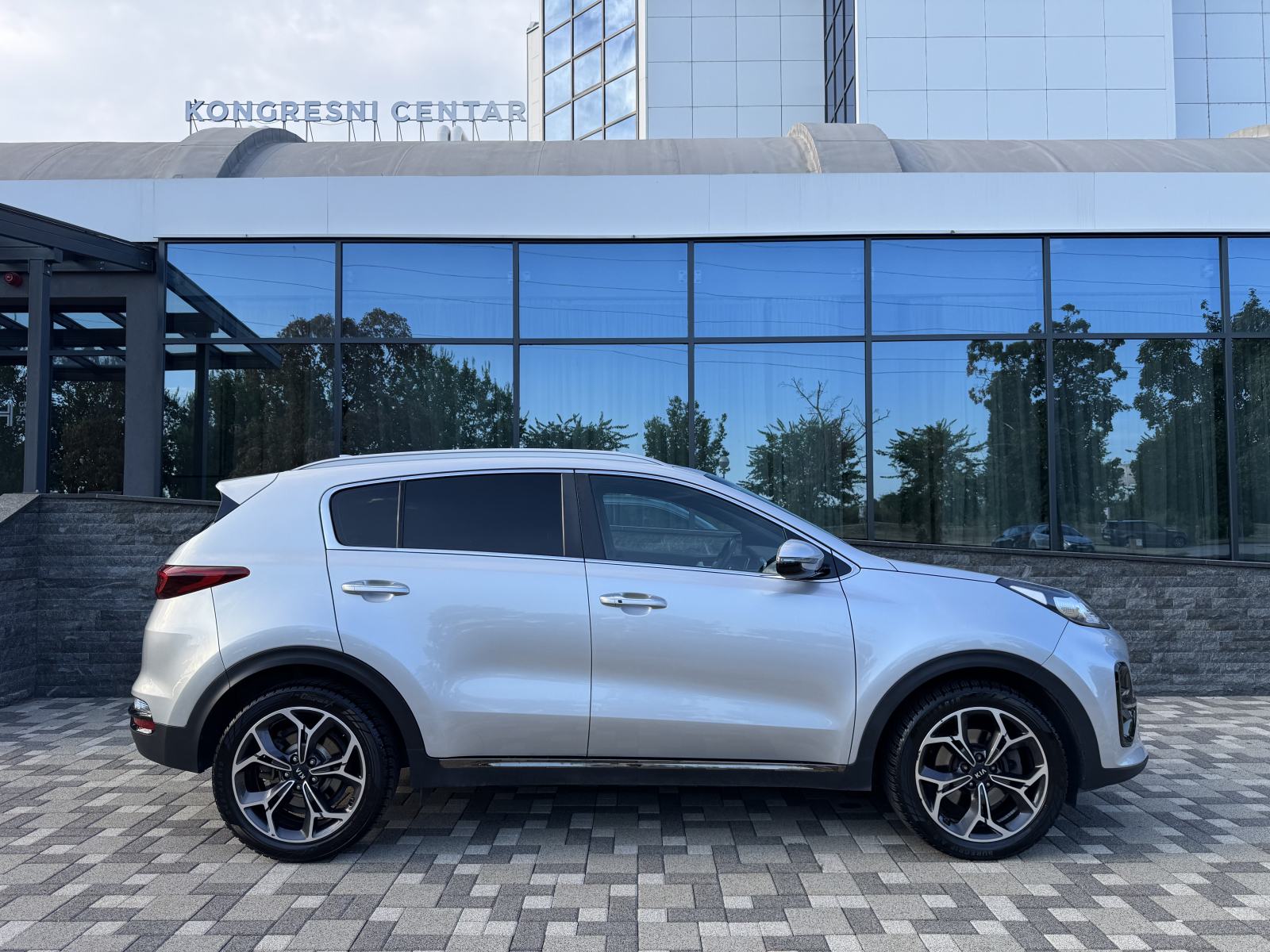 Kia Sportage 1,6 automatik, fotografija 8