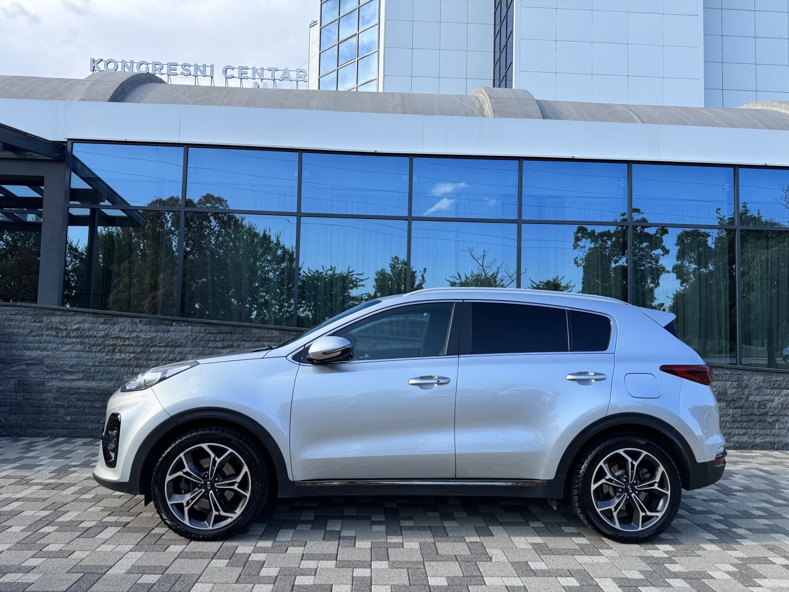 Kia Sportage 1,6 automatik, fotografija 13