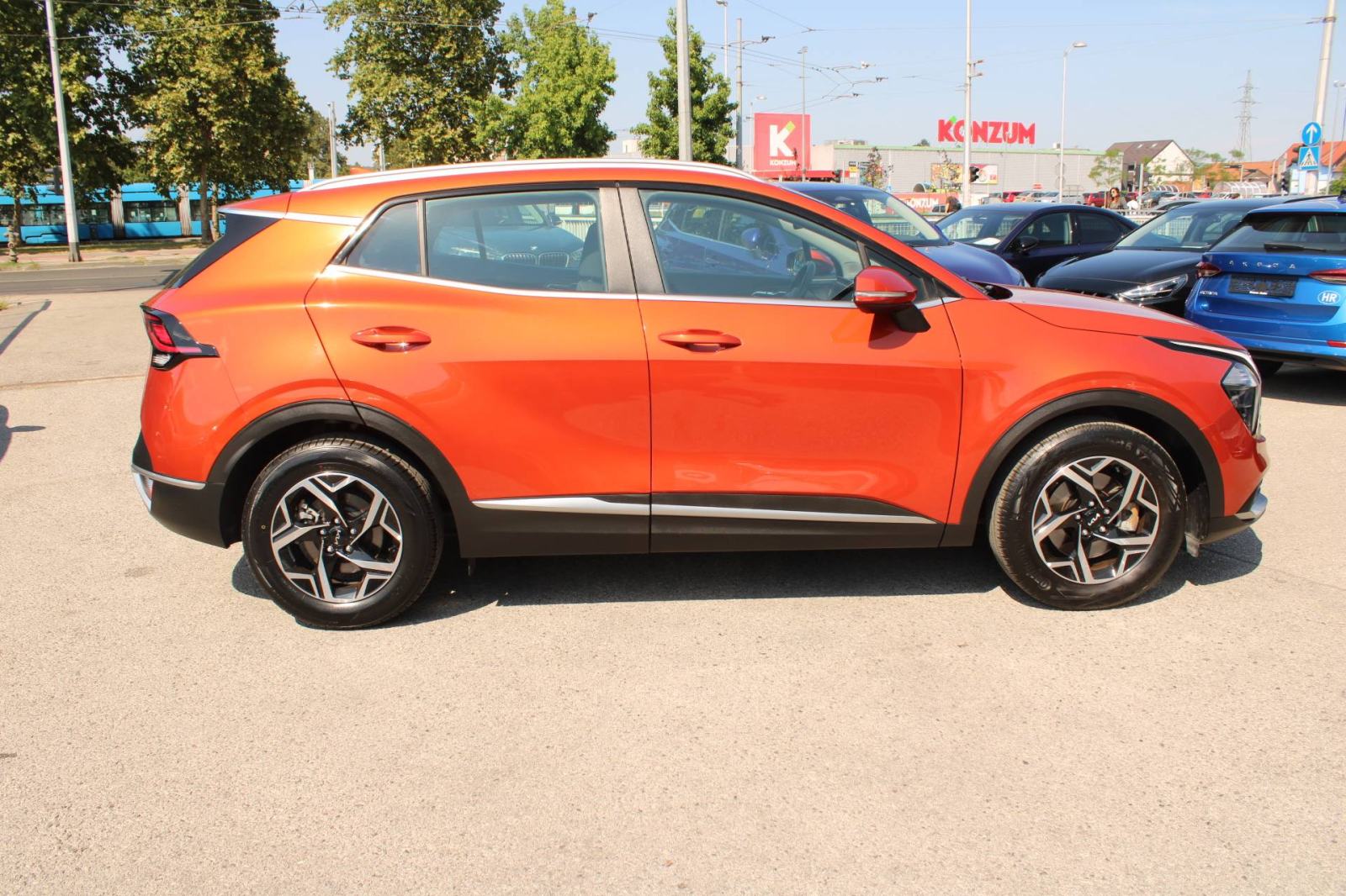 Kia Sportage 1.6 CRDi AUTOMATIK *LED, NAVIGACIJA, KAMERA*, fotografija 4