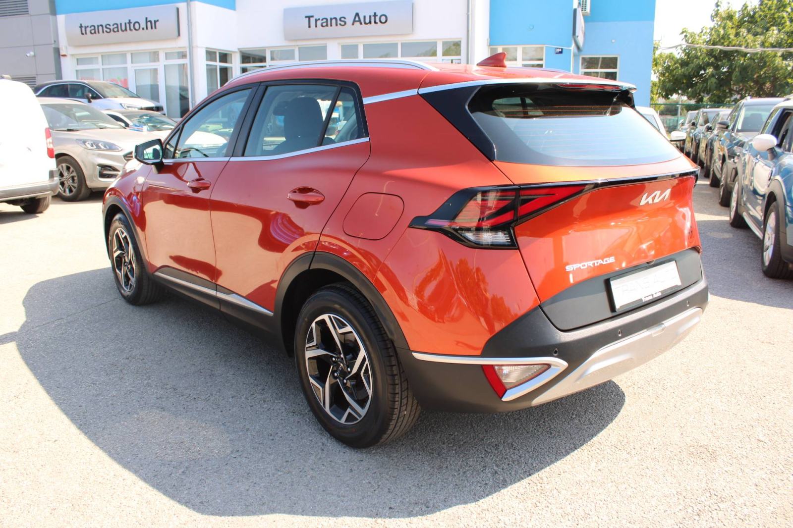 Kia Sportage 1.6 CRDi AUTOMATIK *LED, NAVIGACIJA, KAMERA*, fotografija 7