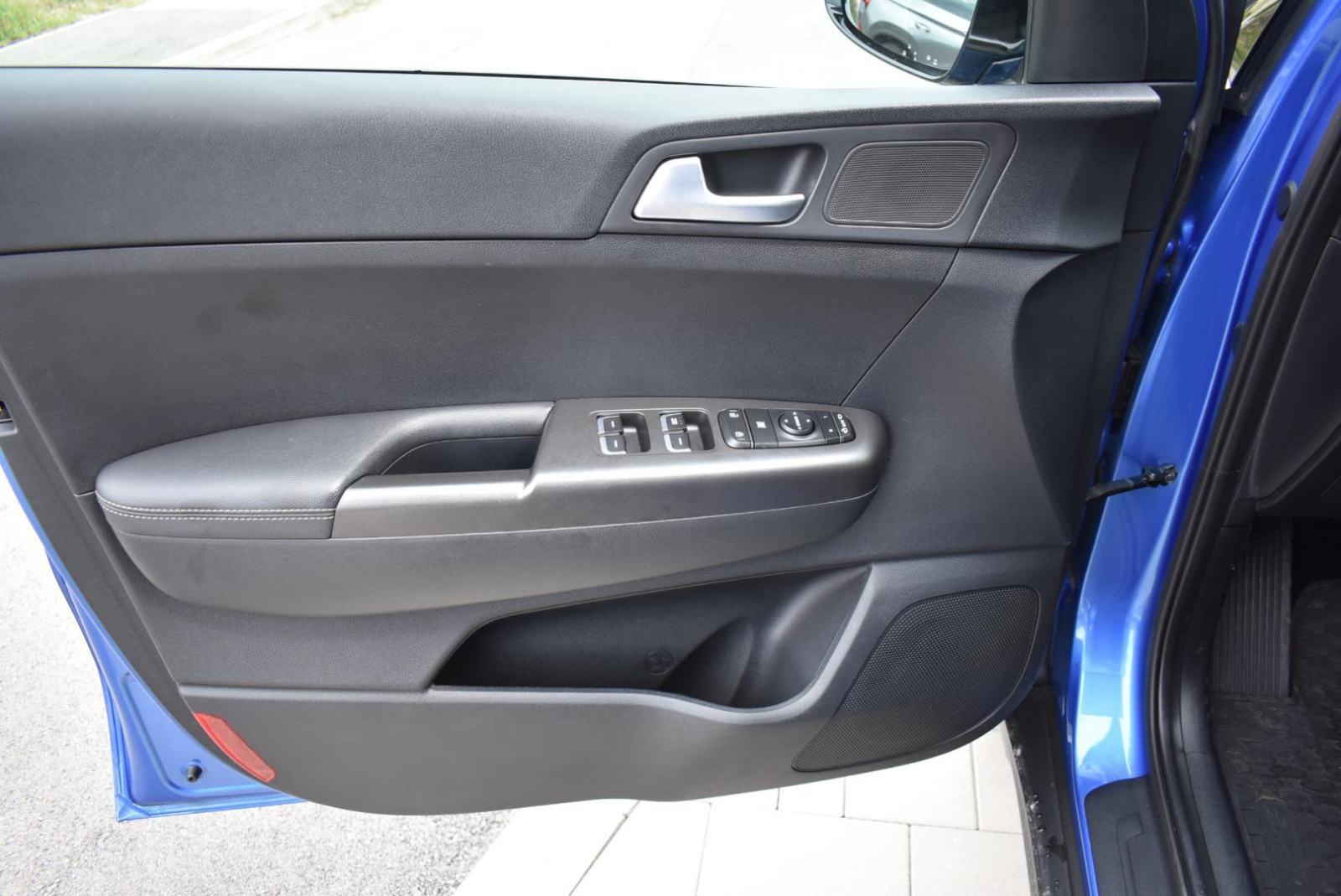 KIA Sportage 1.6 CRDI EX FRESH ISG,STRAŽNJA KAMERA, MULTFUNKCIJSKI UPR, fotografija 15