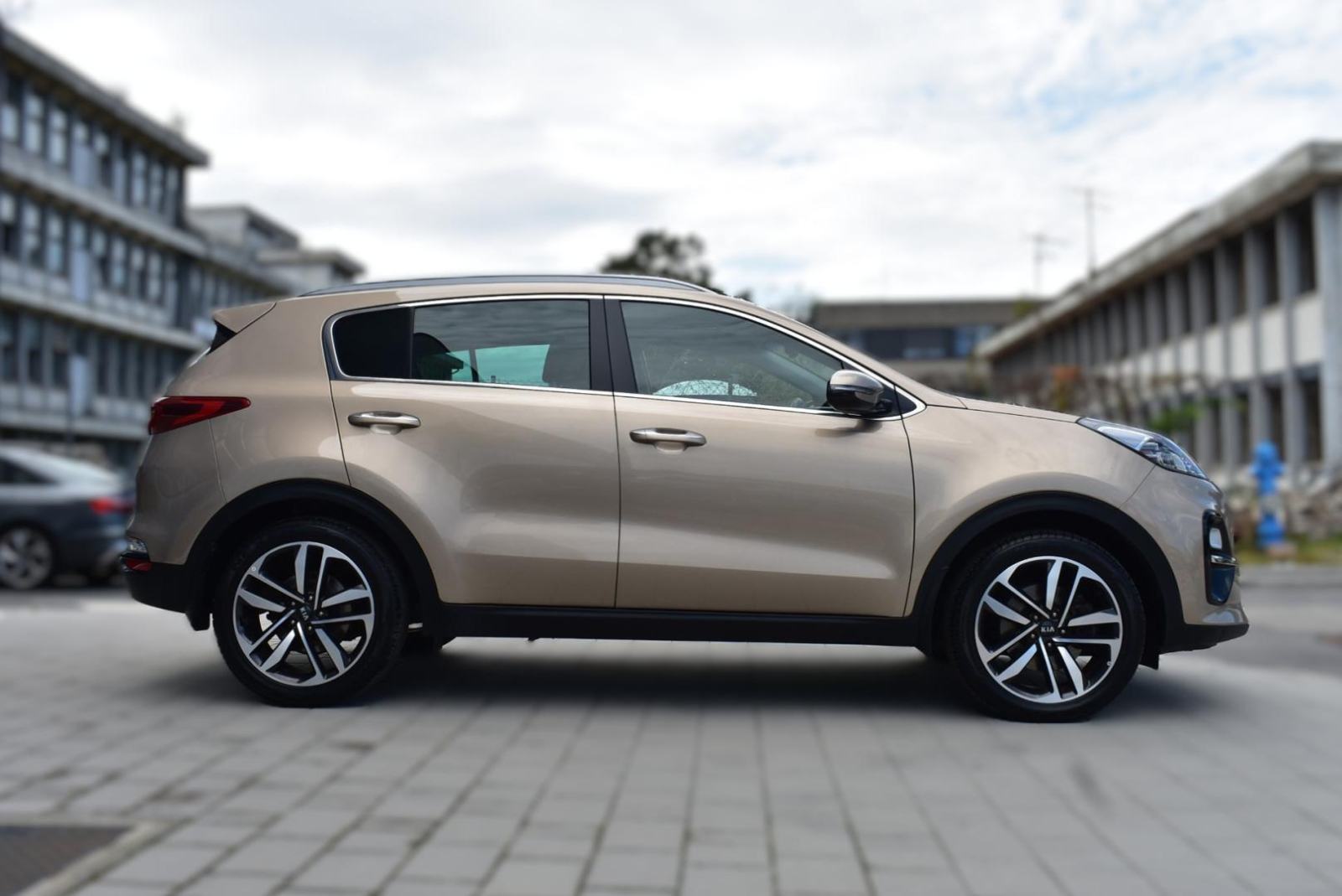 KIA Sportage 1.6 CRDI FRESH, NAVIGACIJA, STRAŽNJA KAMERA, BT, fotografija 5