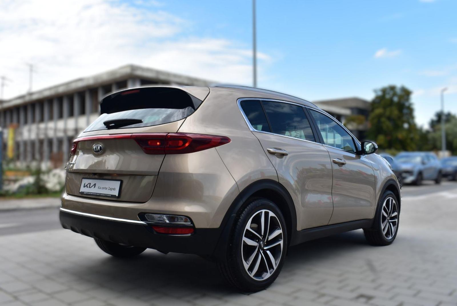 KIA Sportage 1.6 CRDI FRESH, NAVIGACIJA, STRAŽNJA KAMERA, BT, fotografija 6