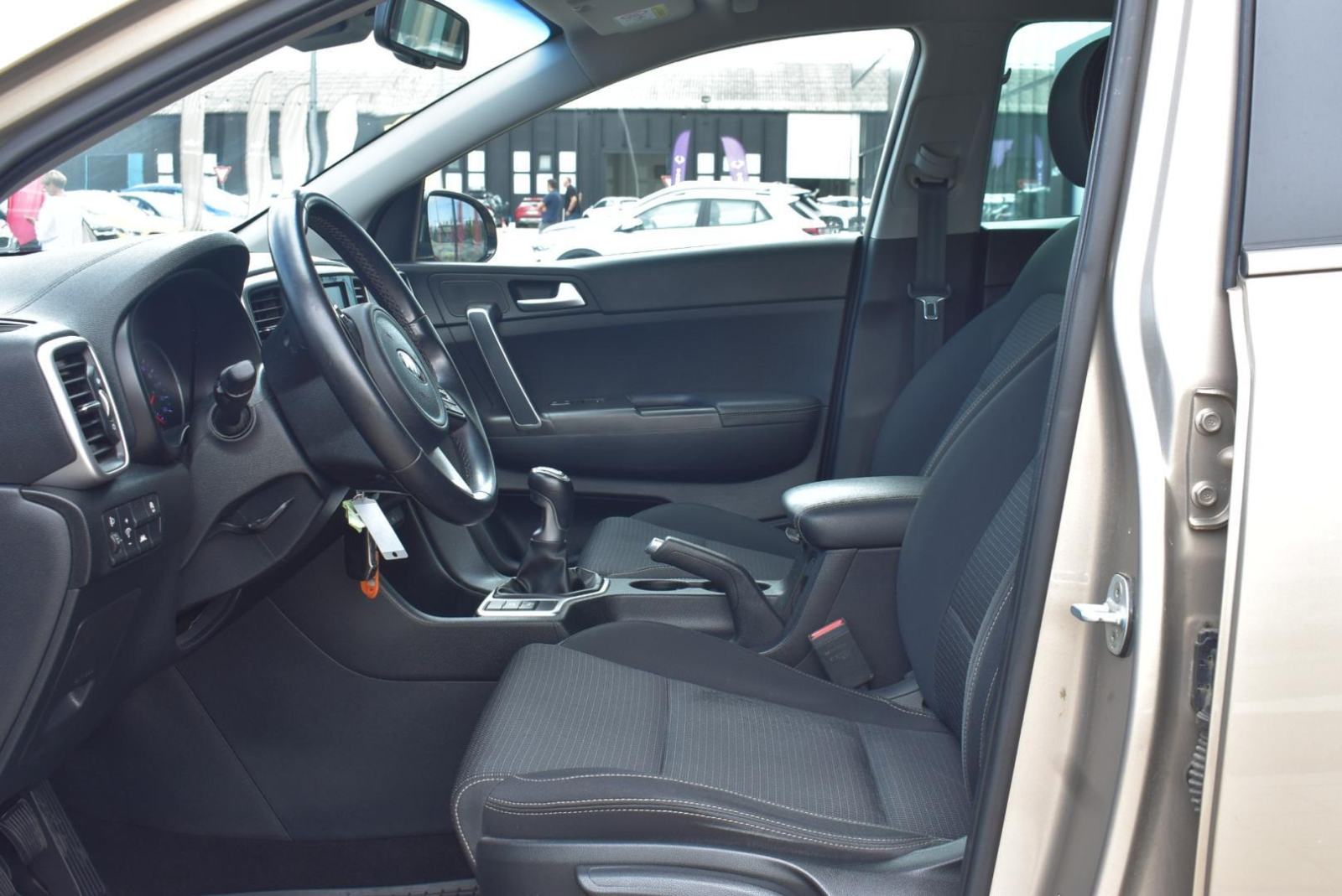 KIA Sportage 1.6 CRDI FRESH, NAVIGACIJA, STRAŽNJA KAMERA, BT, fotografija 15