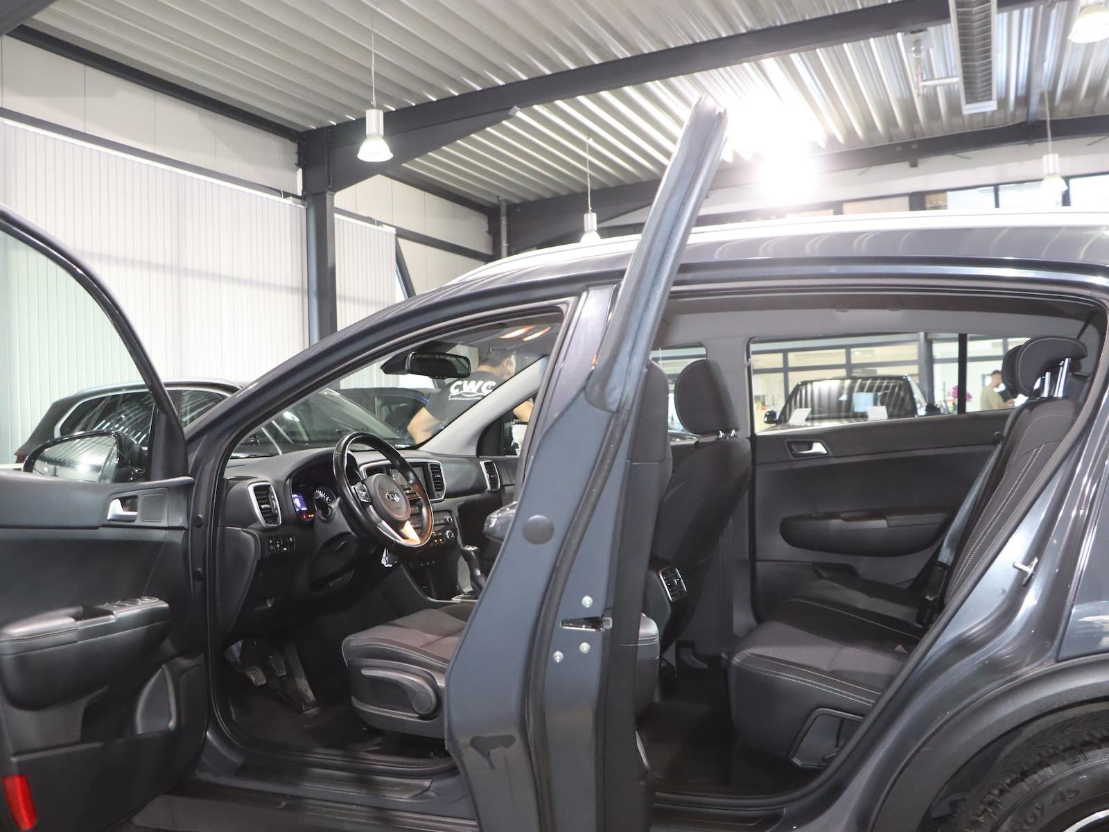 Kia Sportage 1.6 CRDi NAVI KAMERA APPLE ANDROID GRIJ.SIC.P+Z ALU 17, fotografija 10