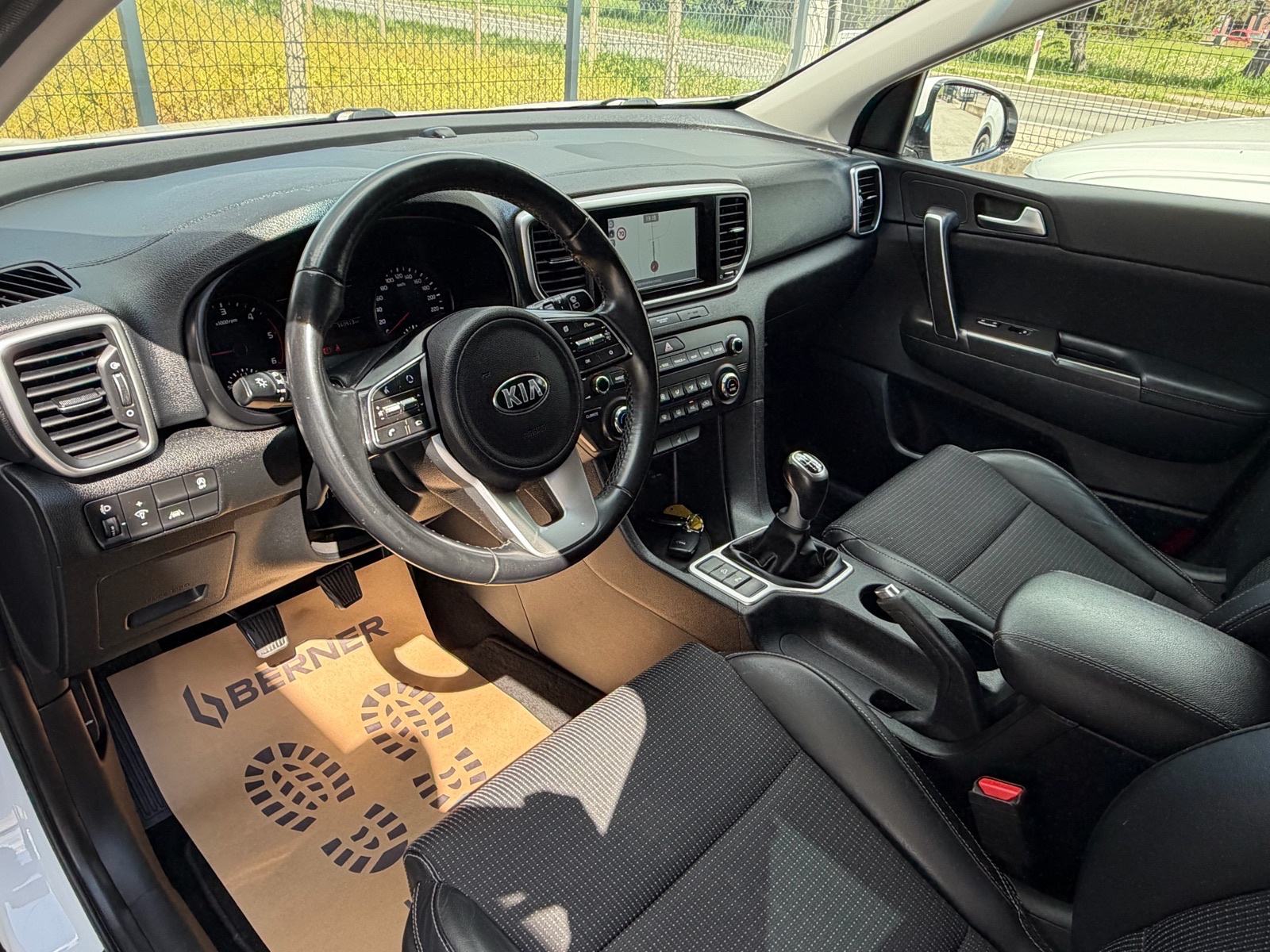 Kia Sportage 1,6 CRDI Sport *Perla* Panorama Keyless Kamera Servisna, fotografija 13