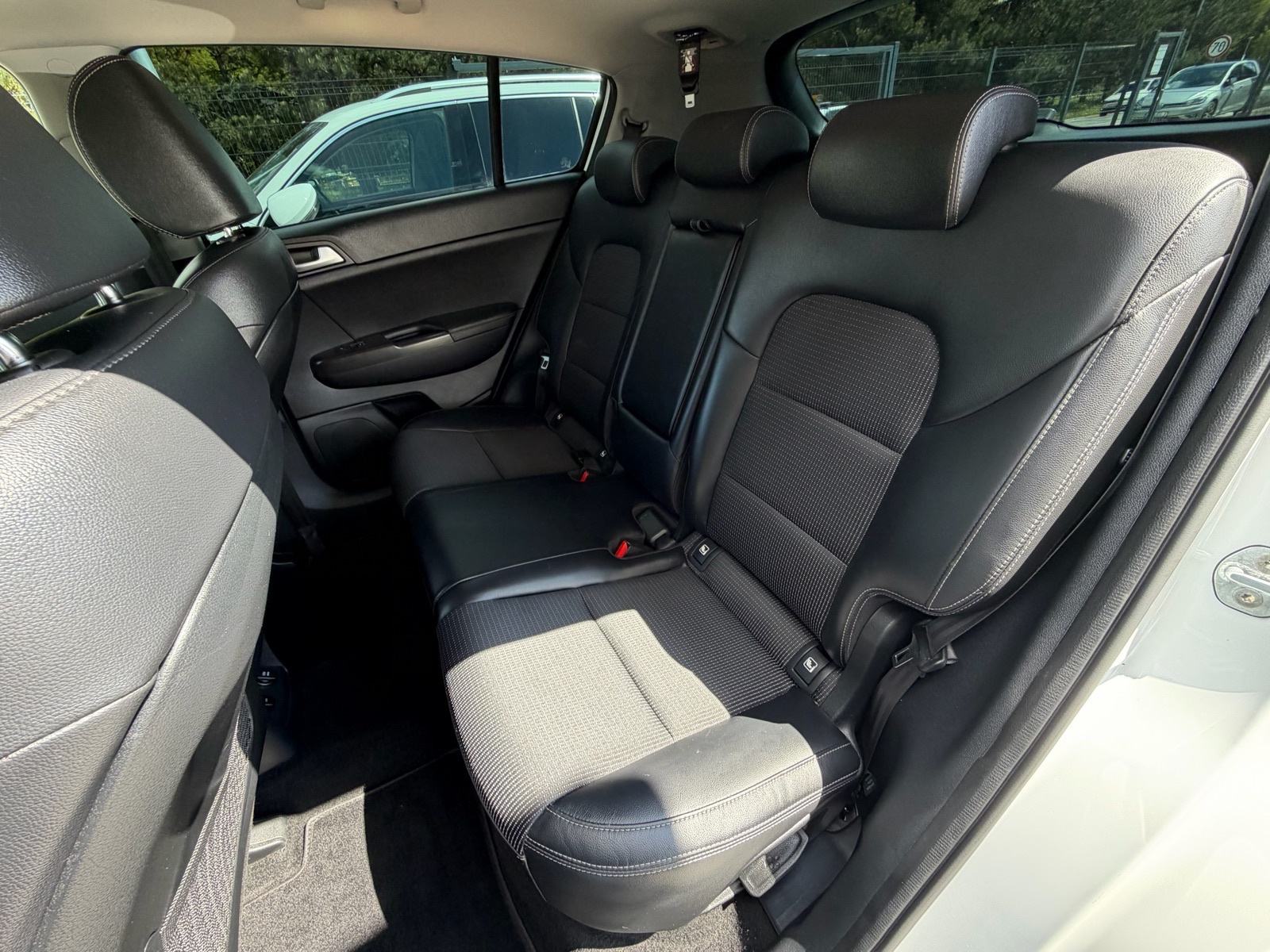 Kia Sportage 1,6 CRDI Sport *Perla* Panorama Keyless Kamera Servisna, fotografija 18