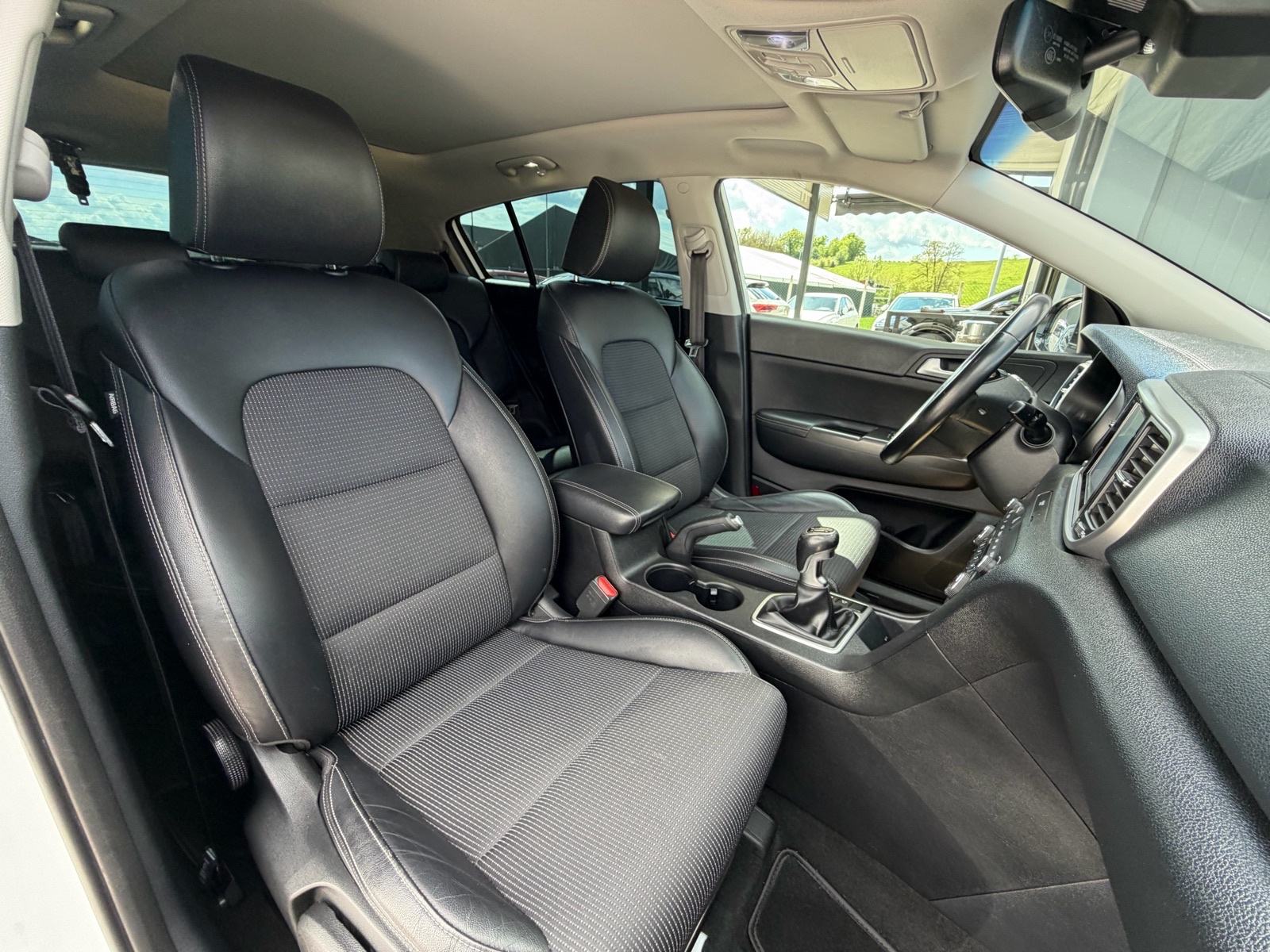 Kia Sportage 1,6 CRDI Sport *Perla* Panorama Keyless Kamera Servisna, fotografija 15