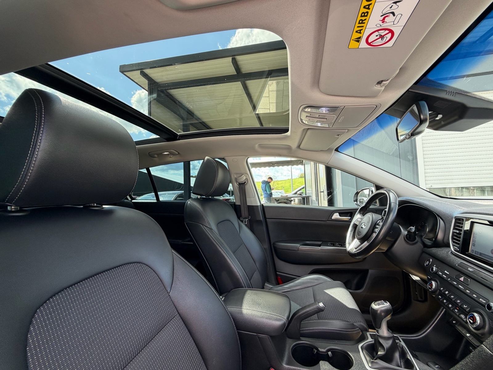 Kia Sportage 1,6 CRDI Sport *Perla* Panorama Keyless Kamera Servisna, fotografija 17