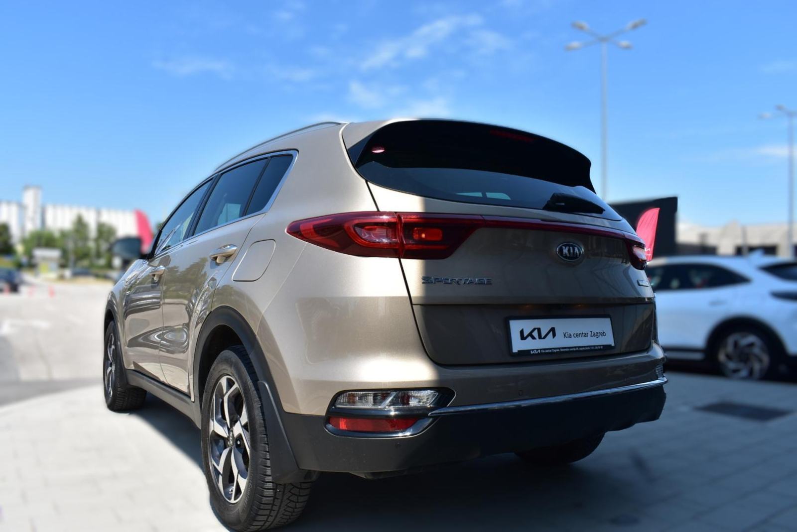 KIA Sportage 1.6 CRDI FRESH, BT, PROGRAM VOŽNJE, MULTIFUNKCIJSKI UPRAV, fotografija 9